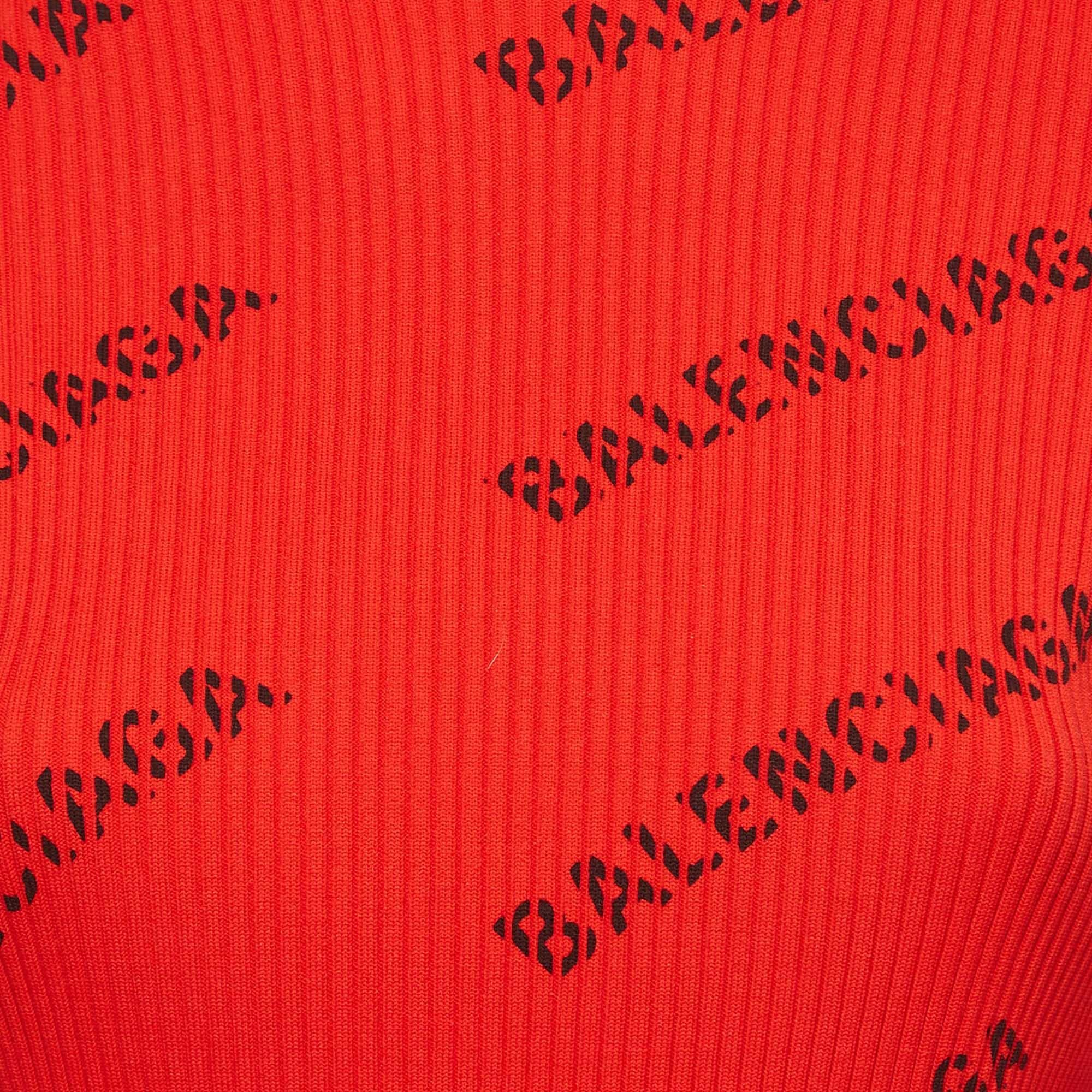 Balenciaga Red Logo Print Rib Knit Turtleneck Sweater M In Excellent Condition For Sale In Dubai, Al Qouz 2