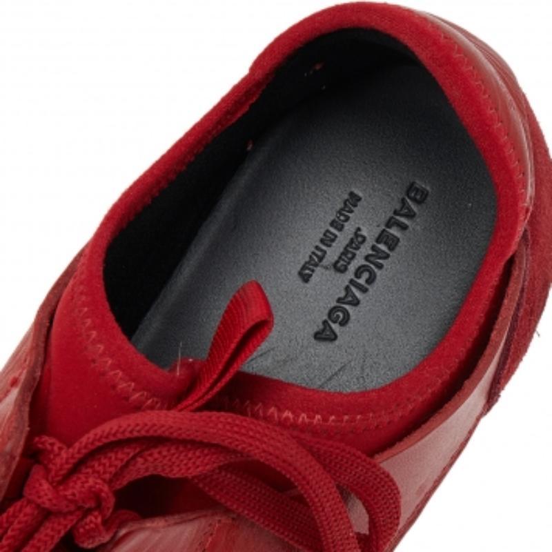 Baskets de course Balenciaga rouges en maille, cuir et daim, taille 38 État moyen à Dubai, Al Qouz 2