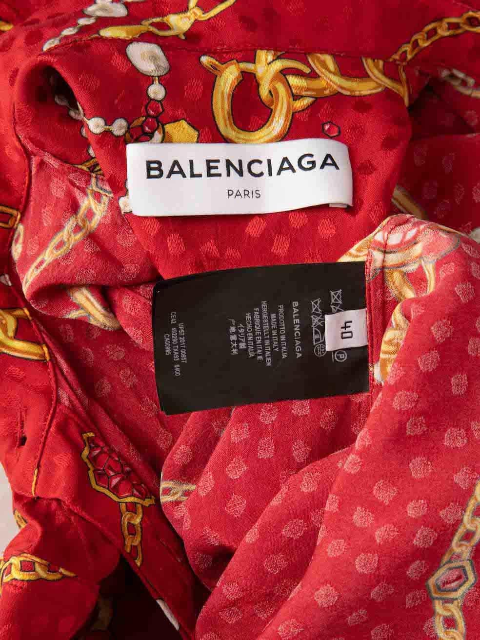 Balenciaga Rotes Hemd aus Seide mit Kettendruck Größe L im Angebot 1