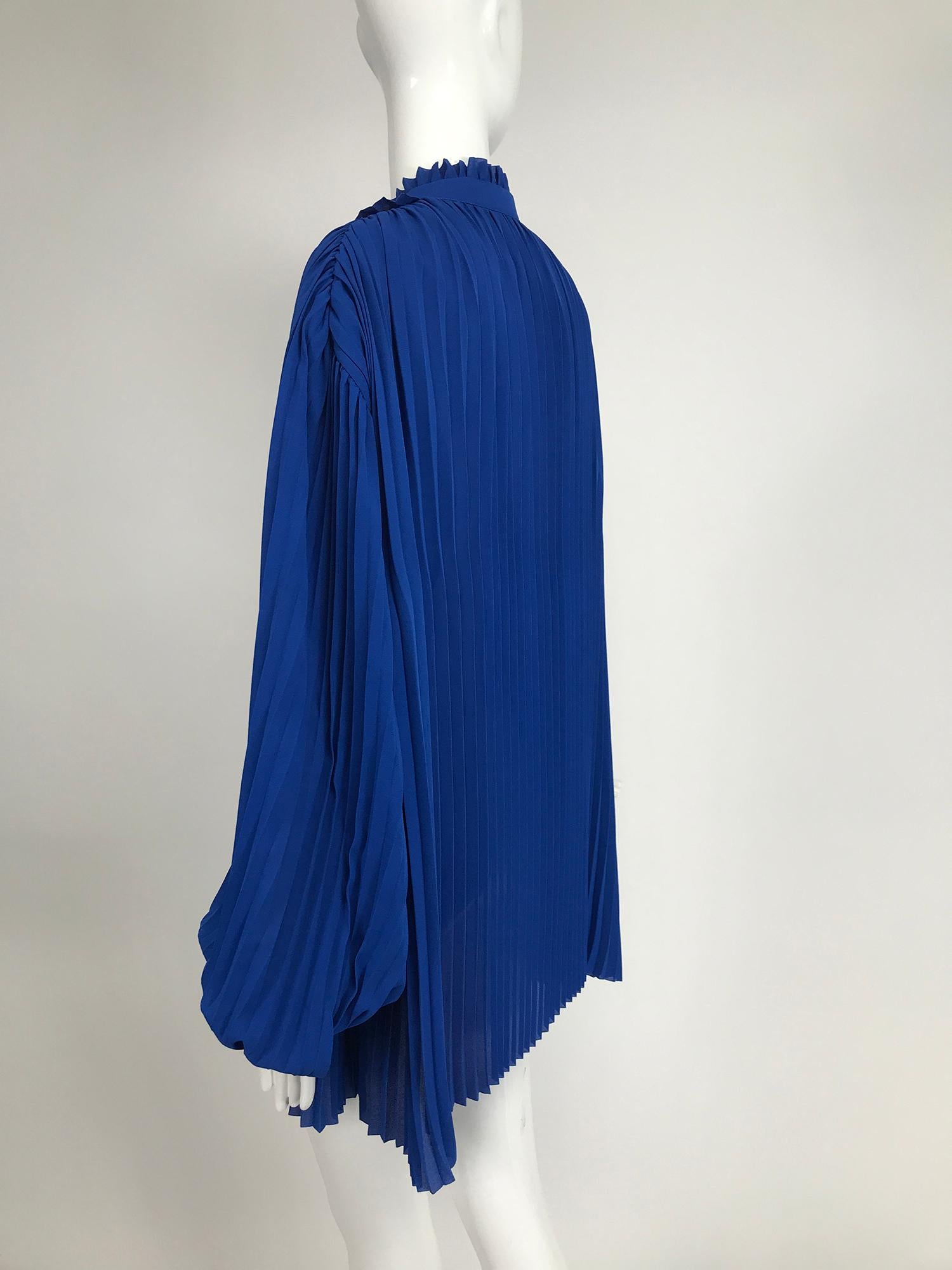 Balenciaga Resort 2017 Multi Style Royal Blue Pleated Tunic Blouse 42 In Excellent Condition In West Palm Beach, FL