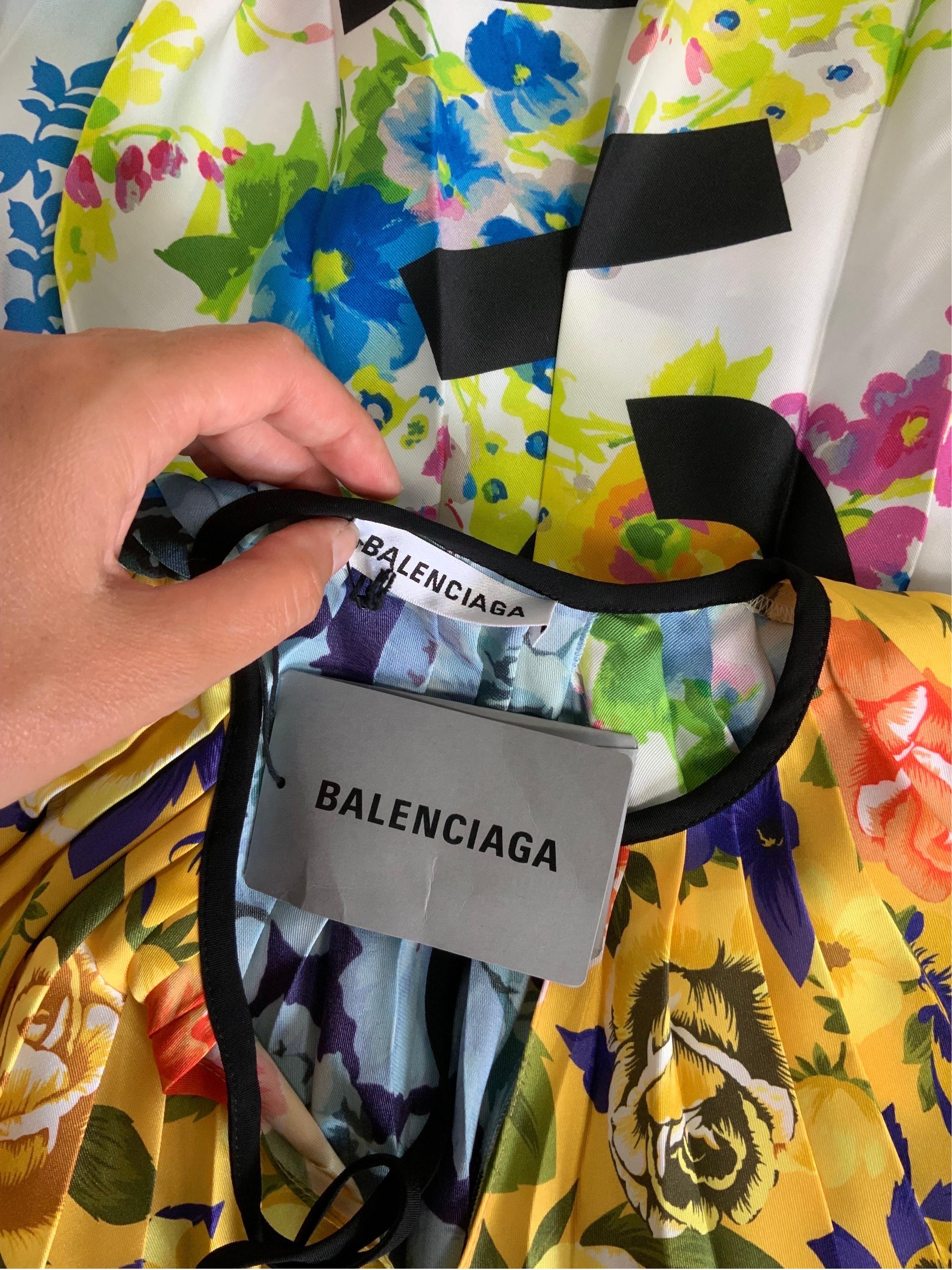 Balenciaga Resort 2019 plisse flower dress 5