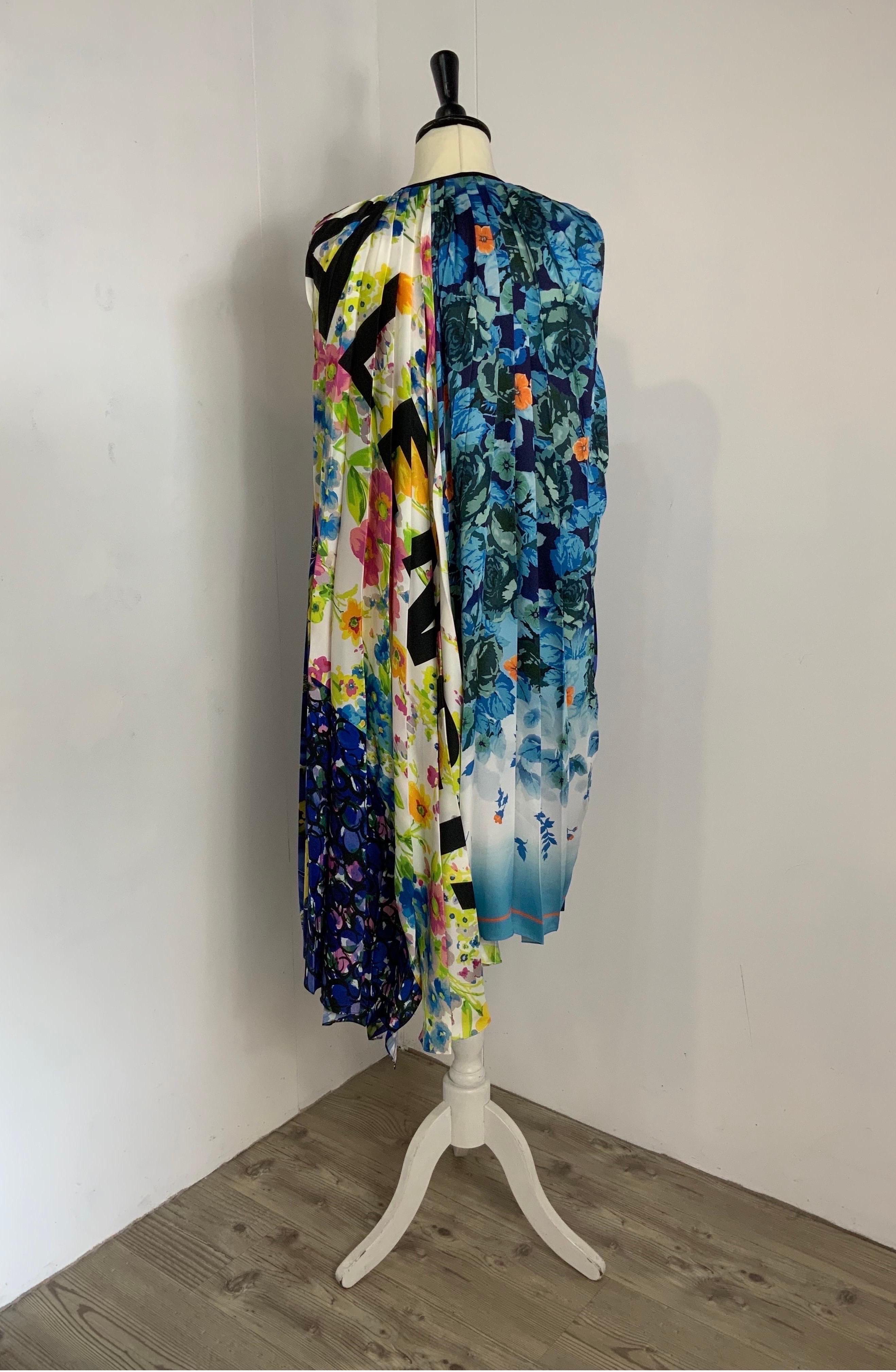 Women's or Men's Balenciaga Resort 2019 plisse flower dress