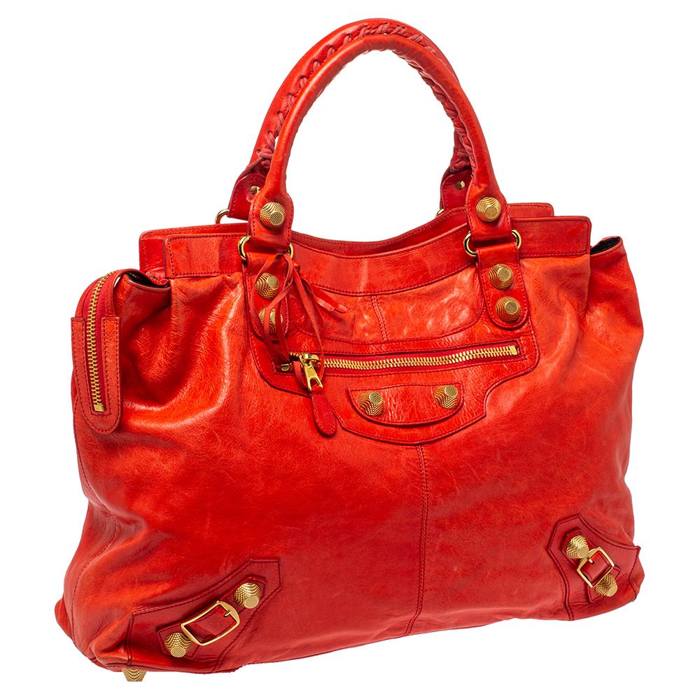 Balenciaga Rose Corail Leather GGH Midday Bag In Good Condition In Dubai, Al Qouz 2