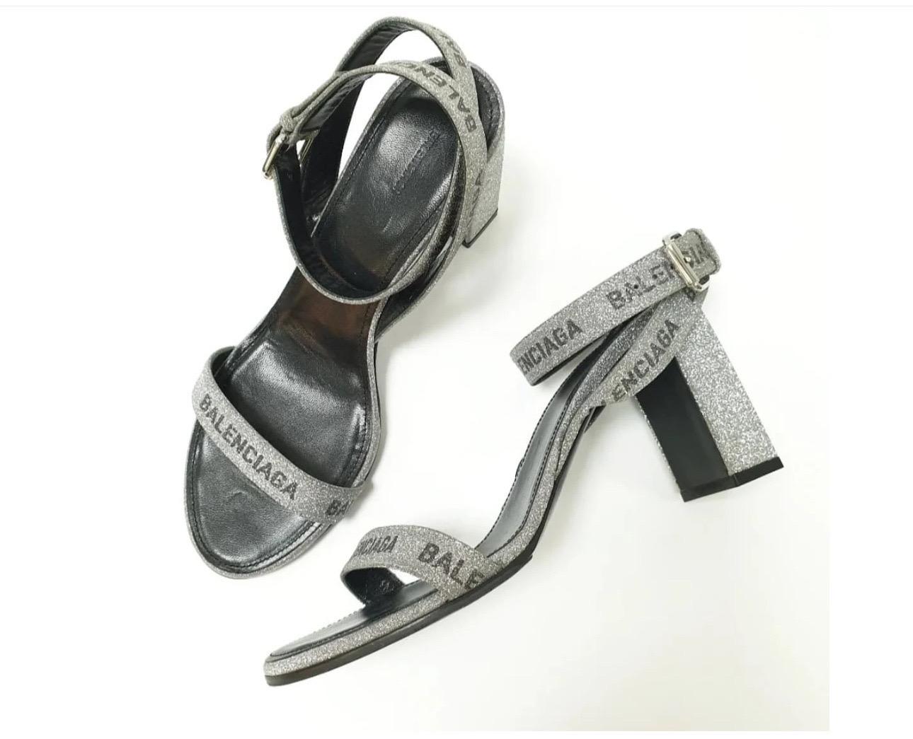 Balenciaga Runde Glitter Logo Sandalen Sz.38 im Zustand „Gut“ im Angebot in Krakow, PL