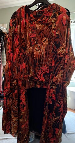BALENCIAGA Runway F/W 2023 Floral Micro-Pleated Cape-Effect Top, FR 34