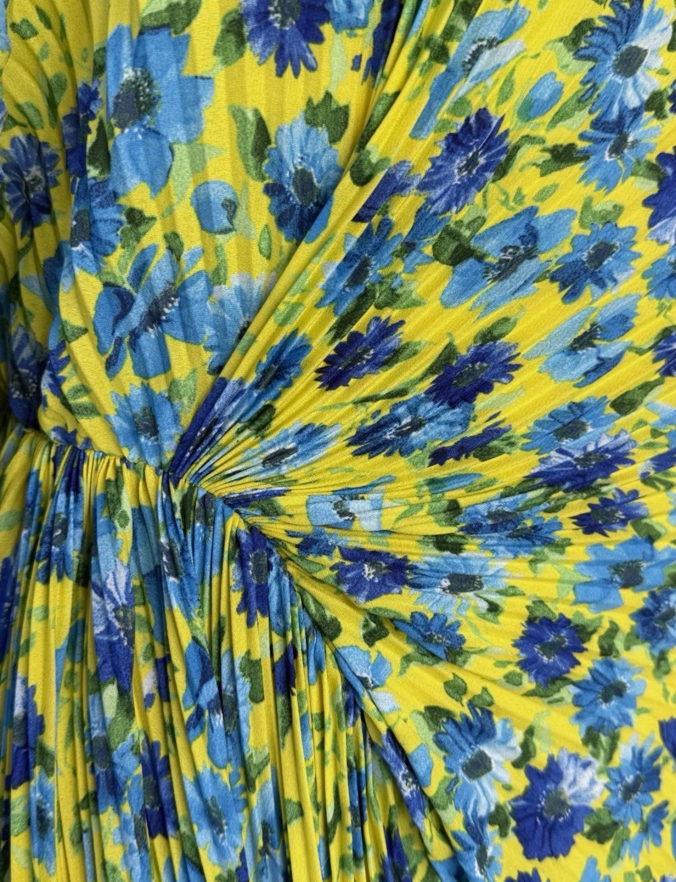 BALENCIAGA Laufsteg S/S 2024 Florales Plissé-Krepp-Kleid im Angebot 1