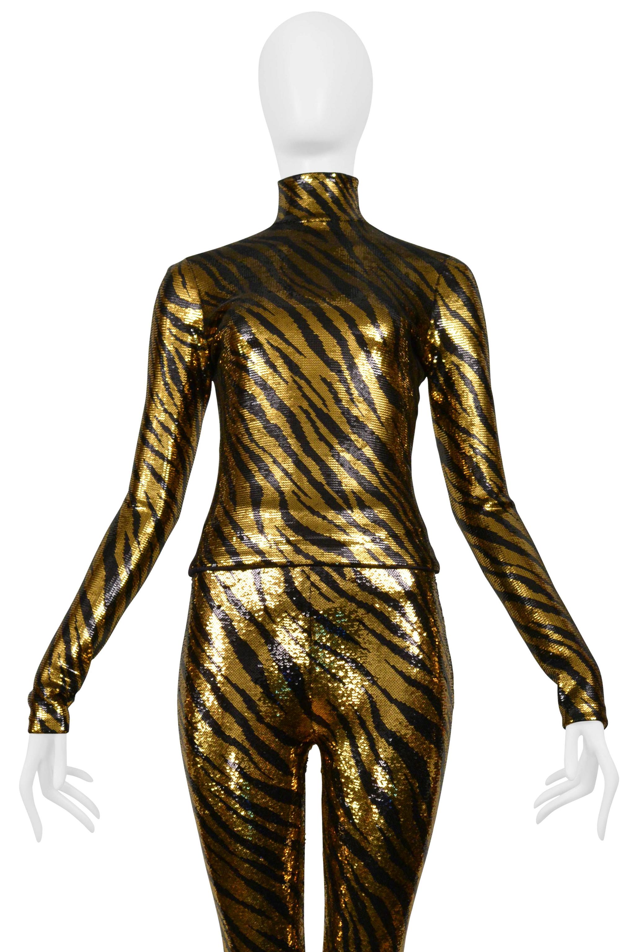 Femenino o masculino Balenciaga Sequin Orange And Black Tiger Stripe Ensemble 2020 en venta
