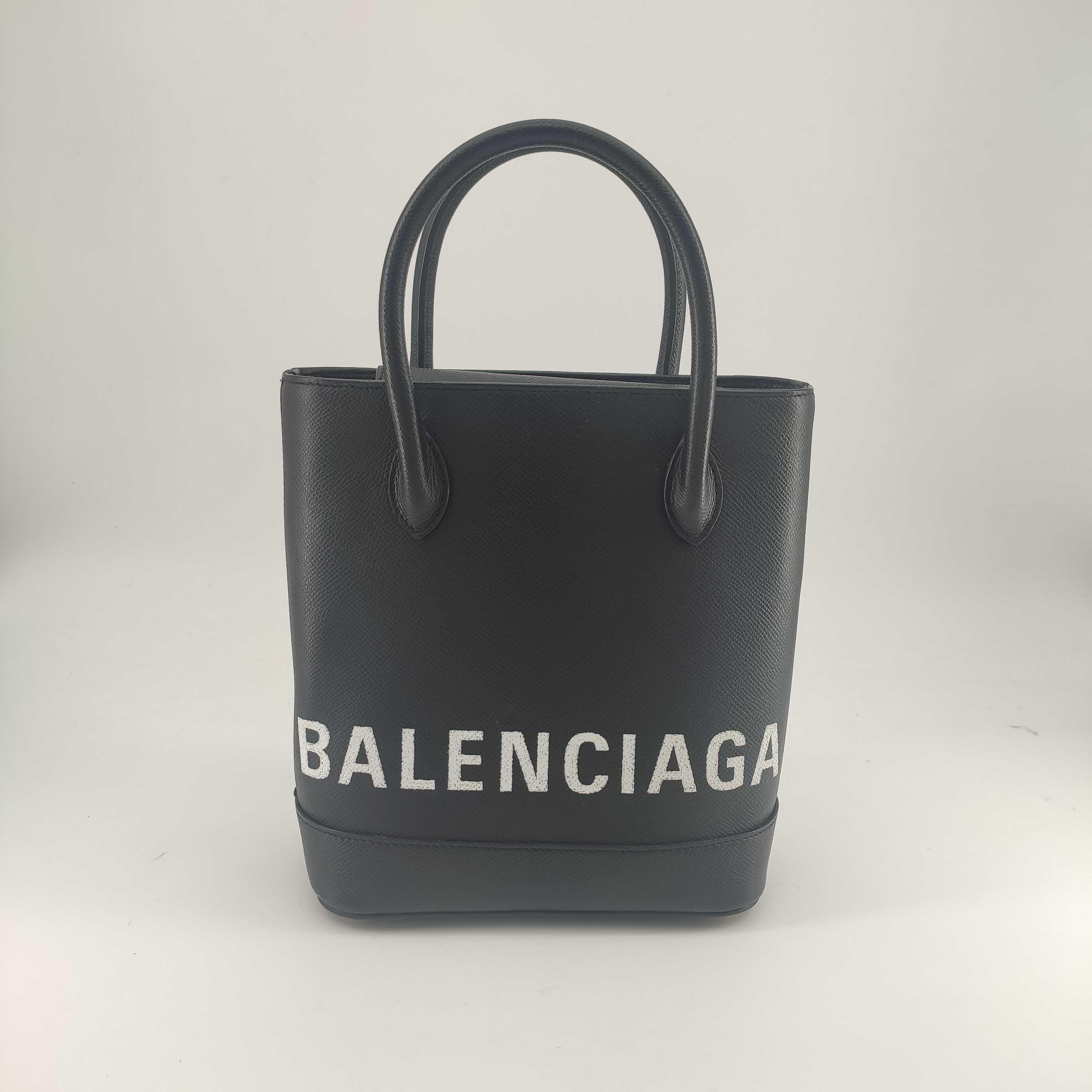 BALENCIAGA Shoulder bag in Black Leather In Excellent Condition In Clichy, FR