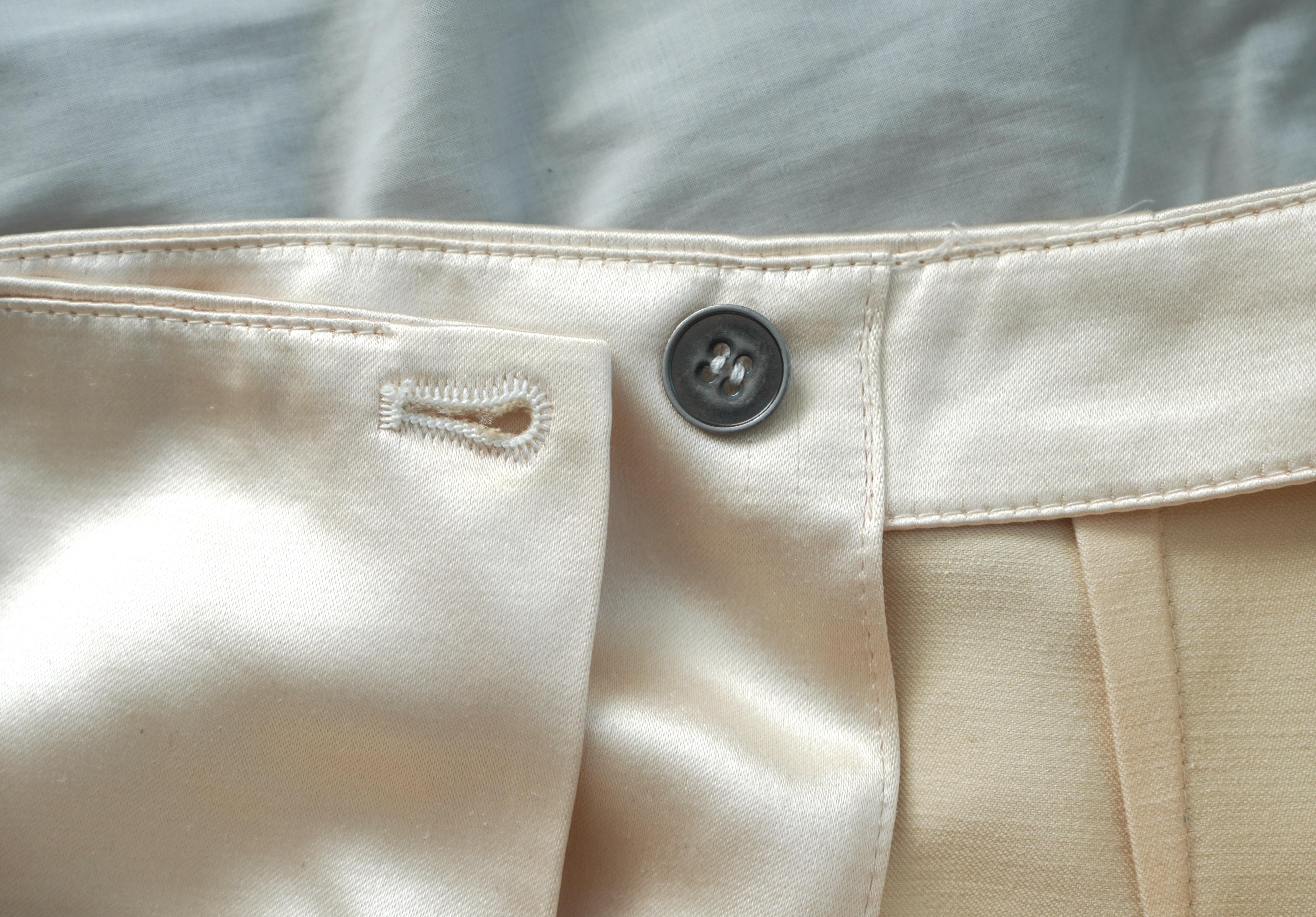 Gonna midi a matita in seta color crema di Balenciaga in vendita 7