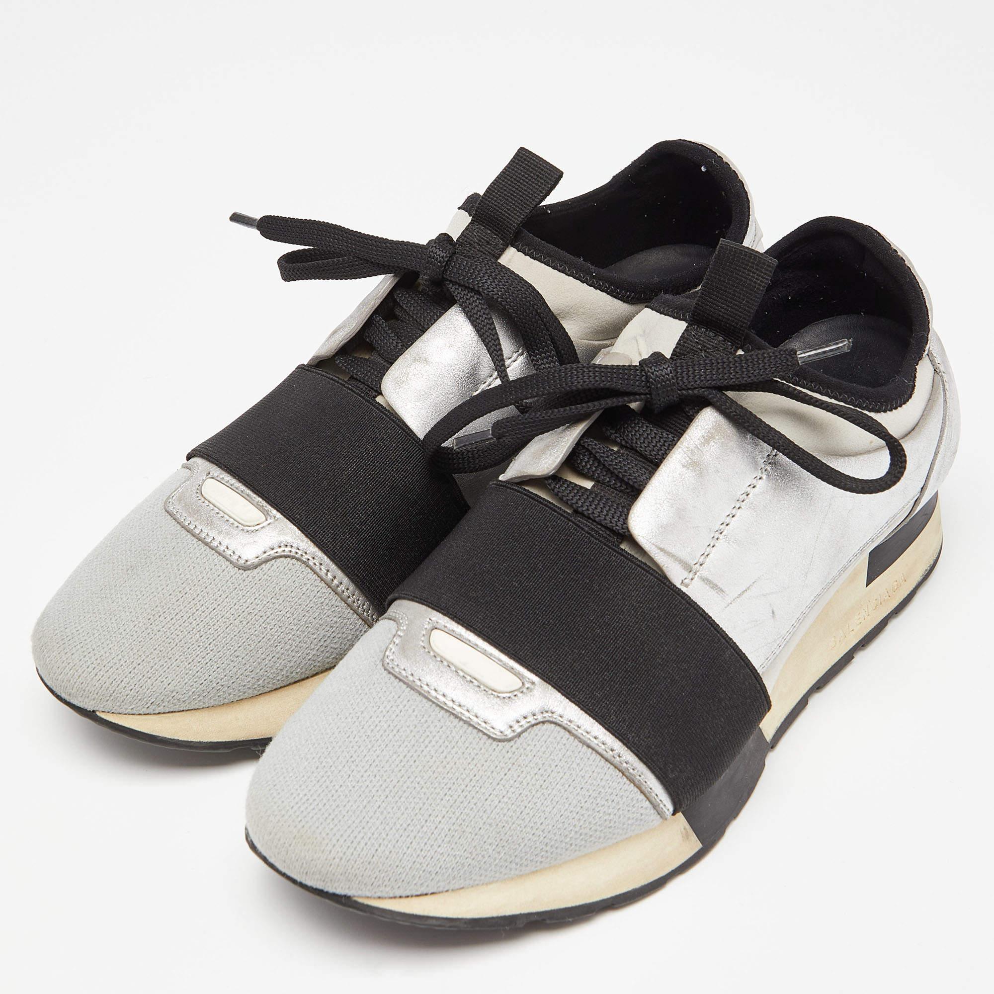 Entrez dans le luxe de la mode avec ces baskets Balenciaga. Ces chaussures de sport haut de gamme offrent un mélange harmonieux de style et de confort, parfait pour ceux qui exigent de la sophistication à chaque pas.