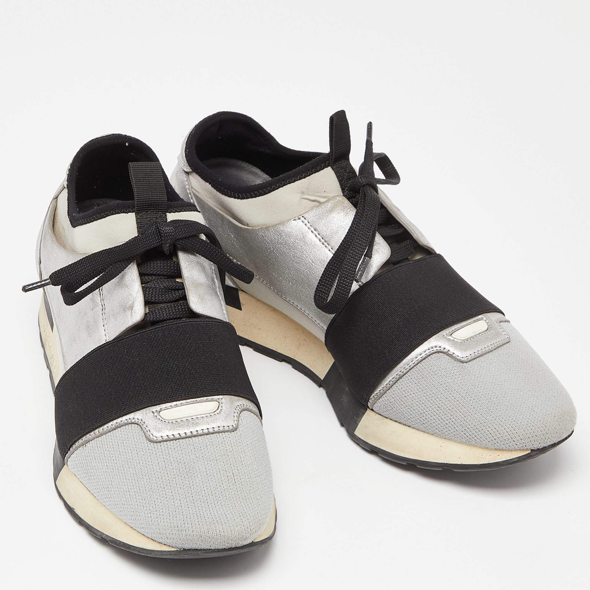 Balenciaga Silver/Black Leather and Knit Fabric Race Runner Sneakers Size 39 Bon état à Dubai, Al Qouz 2