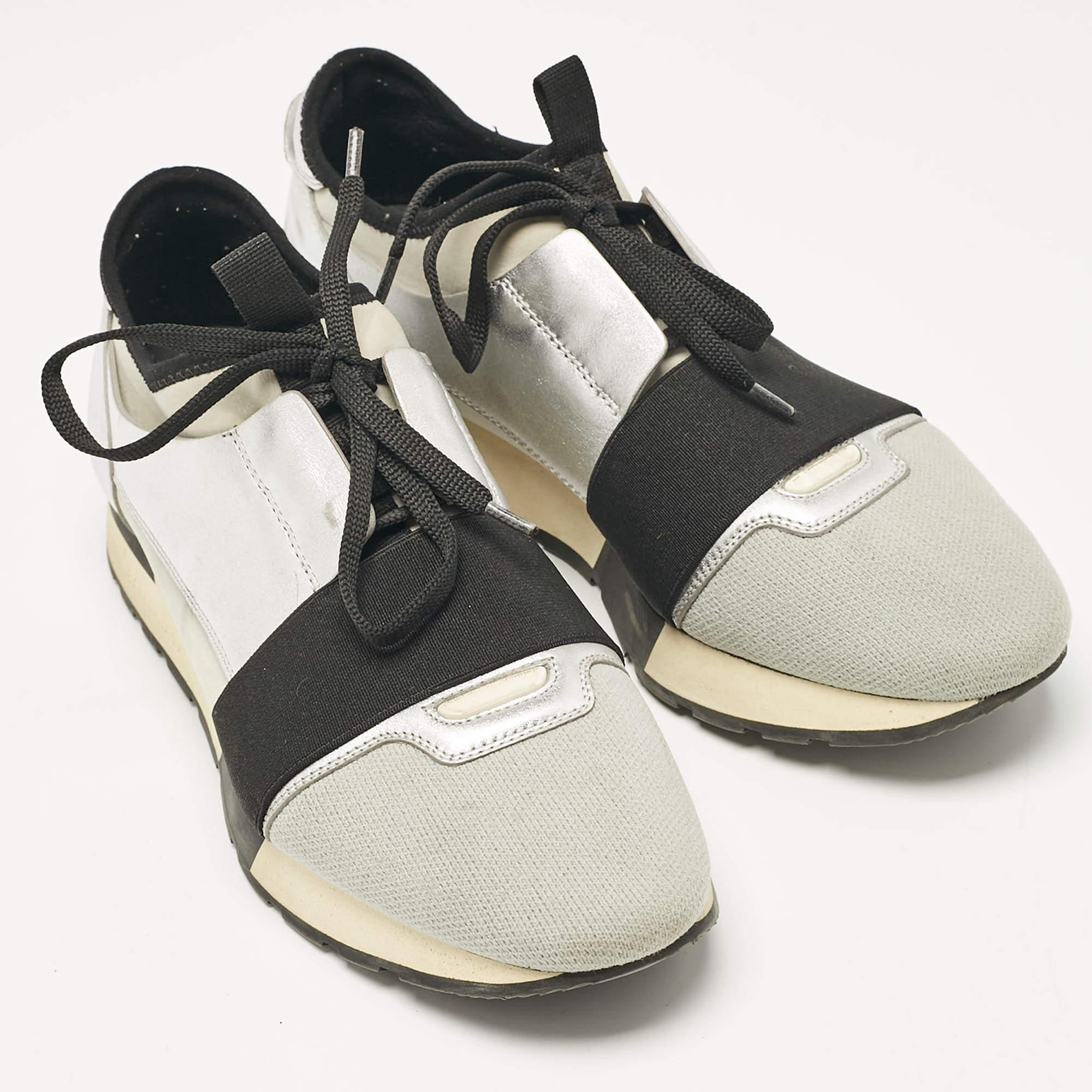 Balenciaga Silver/Grey Fabric and Leather Race Runner  Sneakers Size 40 In Good Condition For Sale In Dubai, Al Qouz 2
