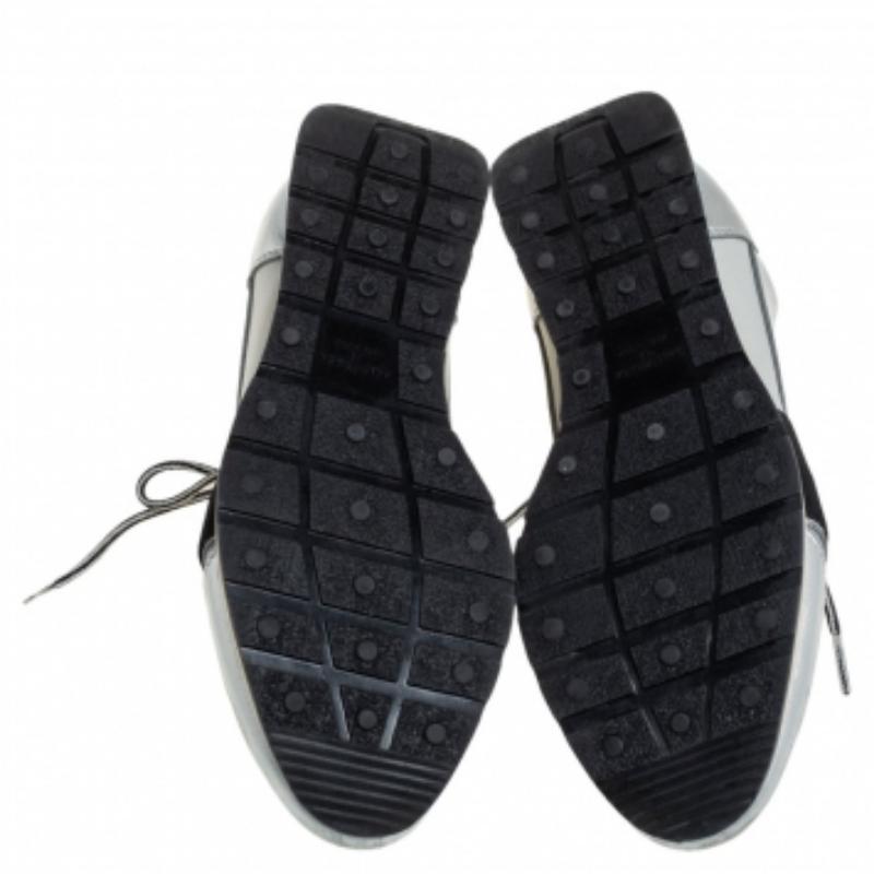 Balenciaga Silver Leather And Knit Fabric Race Runner Low Top Sneakers Size 38 In Fair Condition For Sale In Dubai, Al Qouz 2