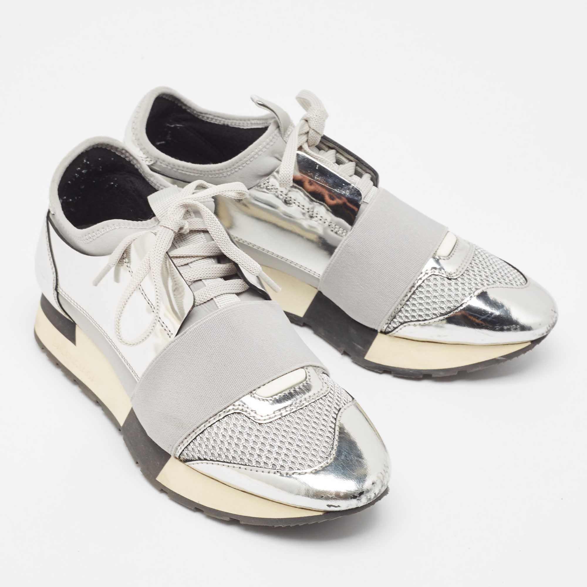 Balenciaga Sneakers Race Runner in pelle e mesh argento taglia 36 In condizioni buone in vendita a Dubai, Al Qouz 2