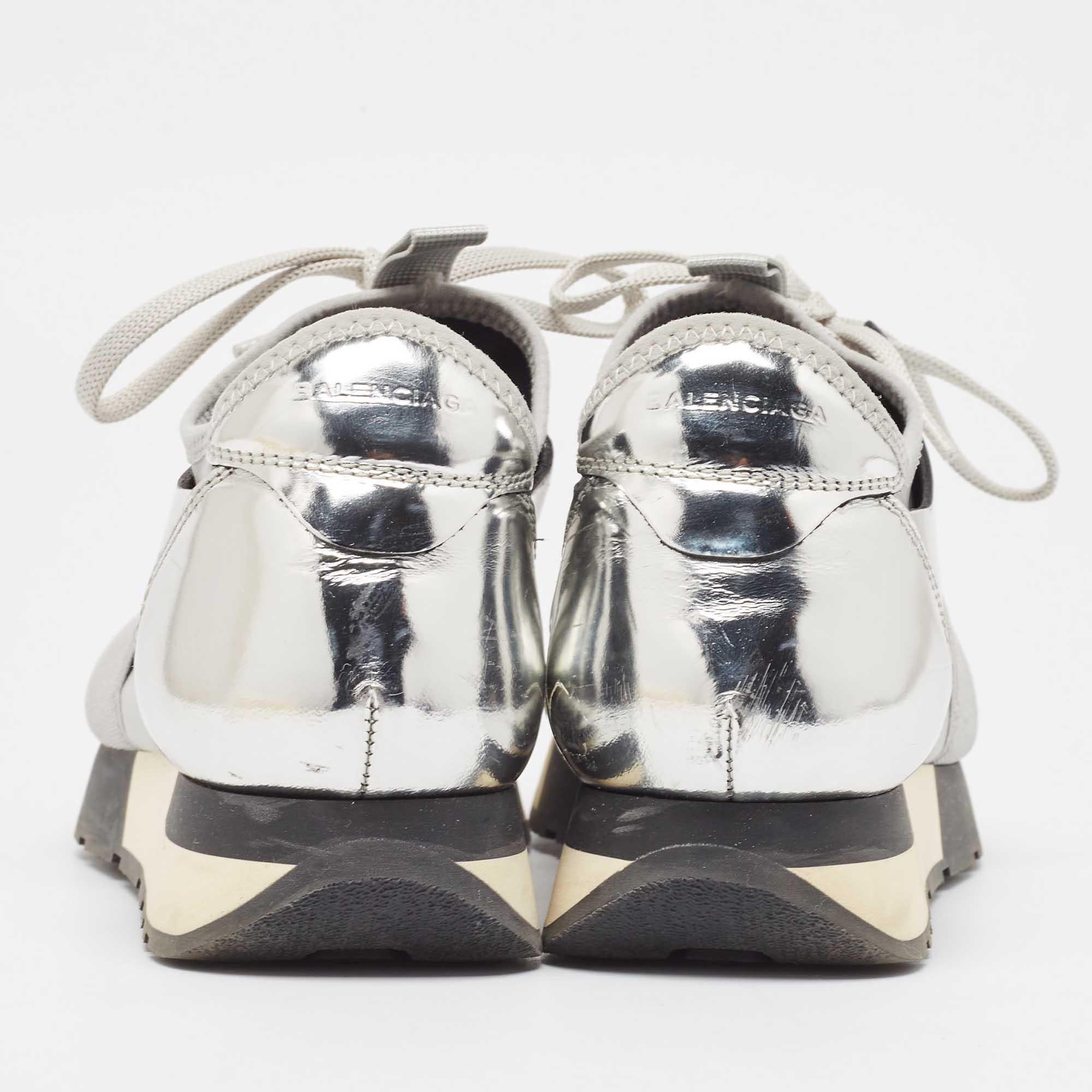Donna Balenciaga Sneakers Race Runner in pelle e mesh argento taglia 36 in vendita