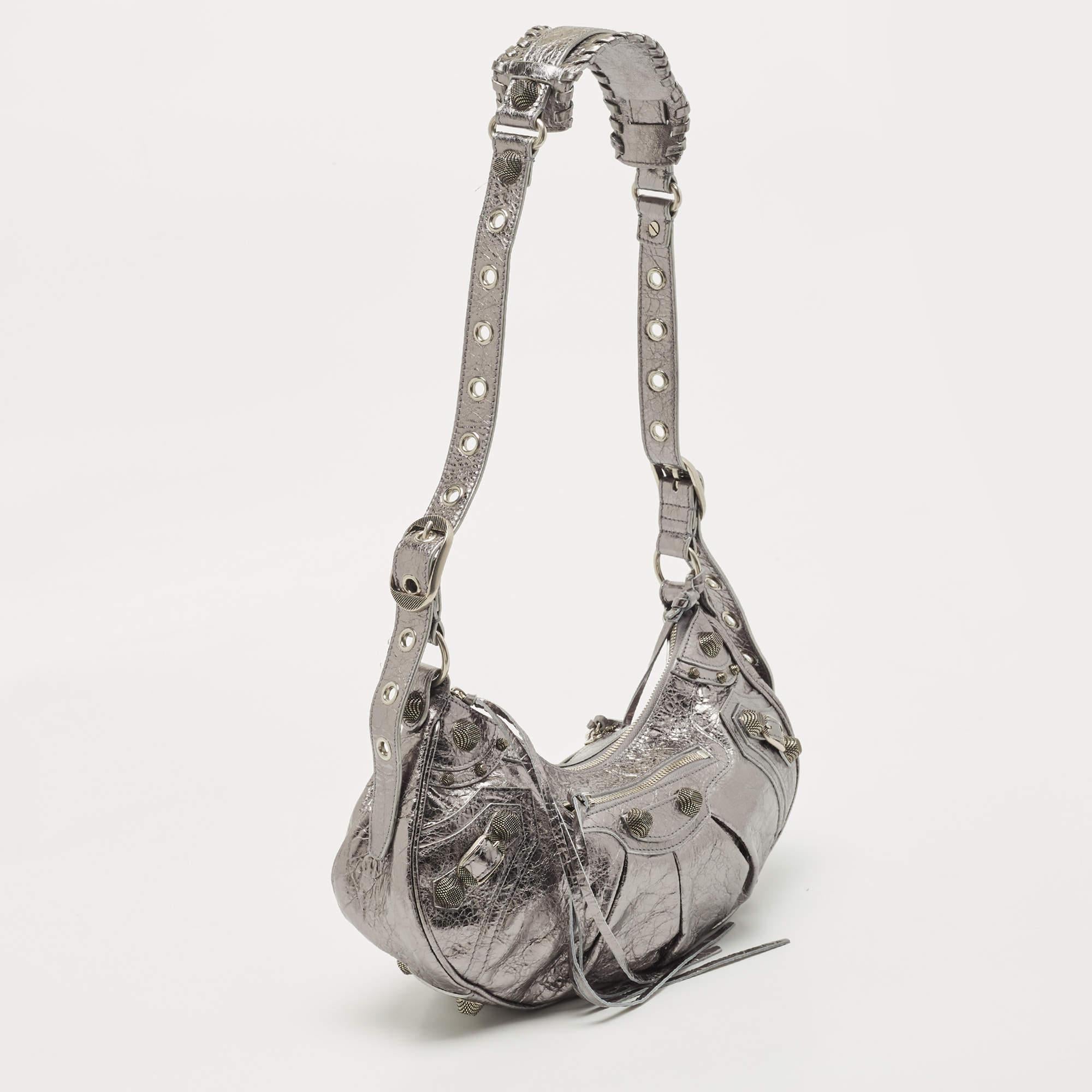 Balenciaga Silver Leather Le Cagole Shoulder Bag In Excellent Condition In Dubai, Al Qouz 2