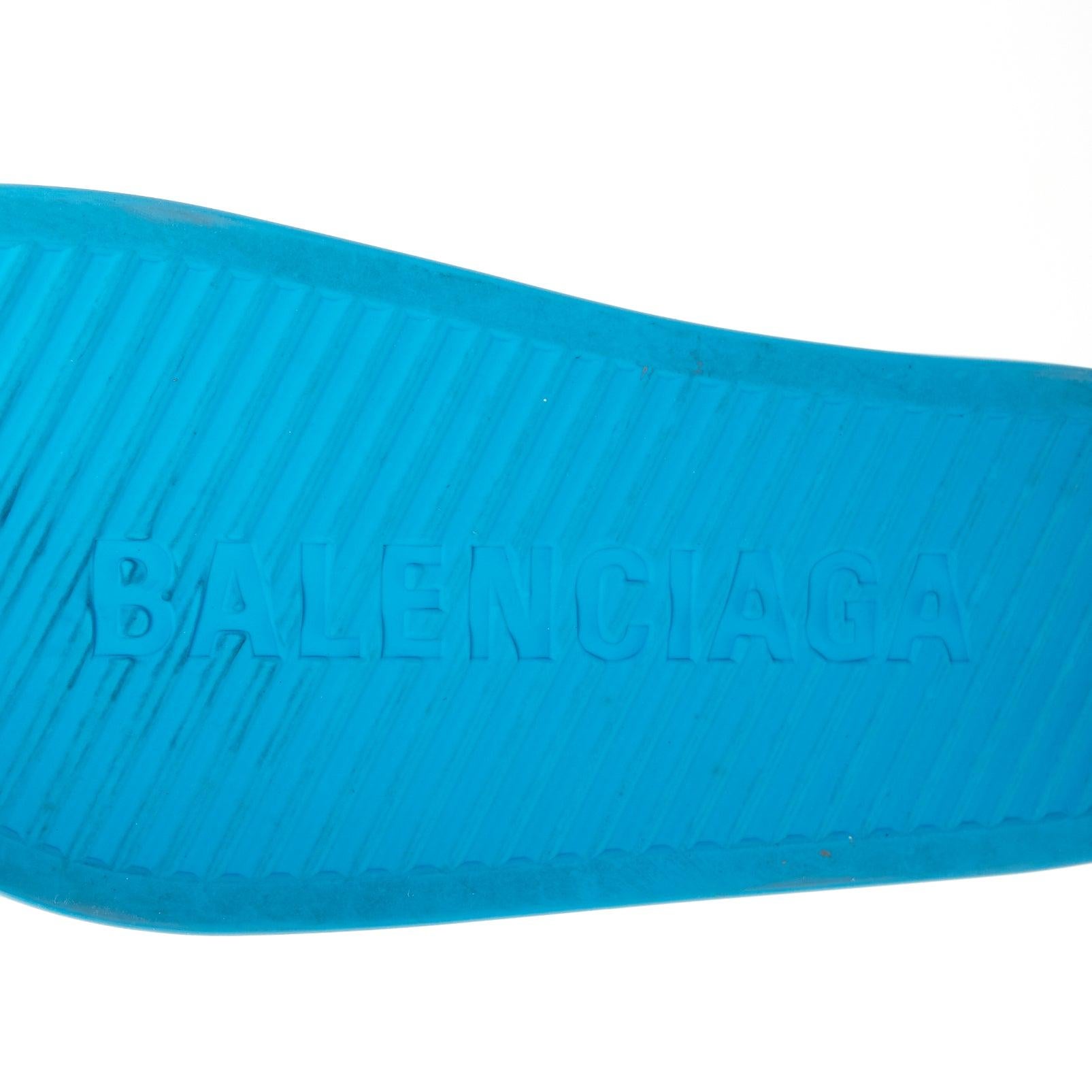 Balenciaga, diapositive in gomma con logo in rilievo blu cielo e zeppa EU38 in vendita 5