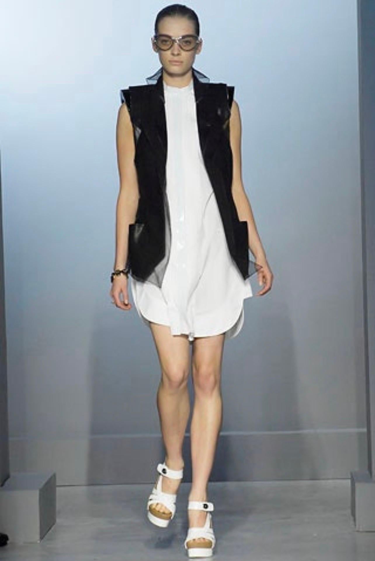 Balenciaga Spring 2007 by Nicolas Ghesquiere Size 38 / 8 White Tuxedo Dress  In Excellent Condition For Sale In San Diego, CA