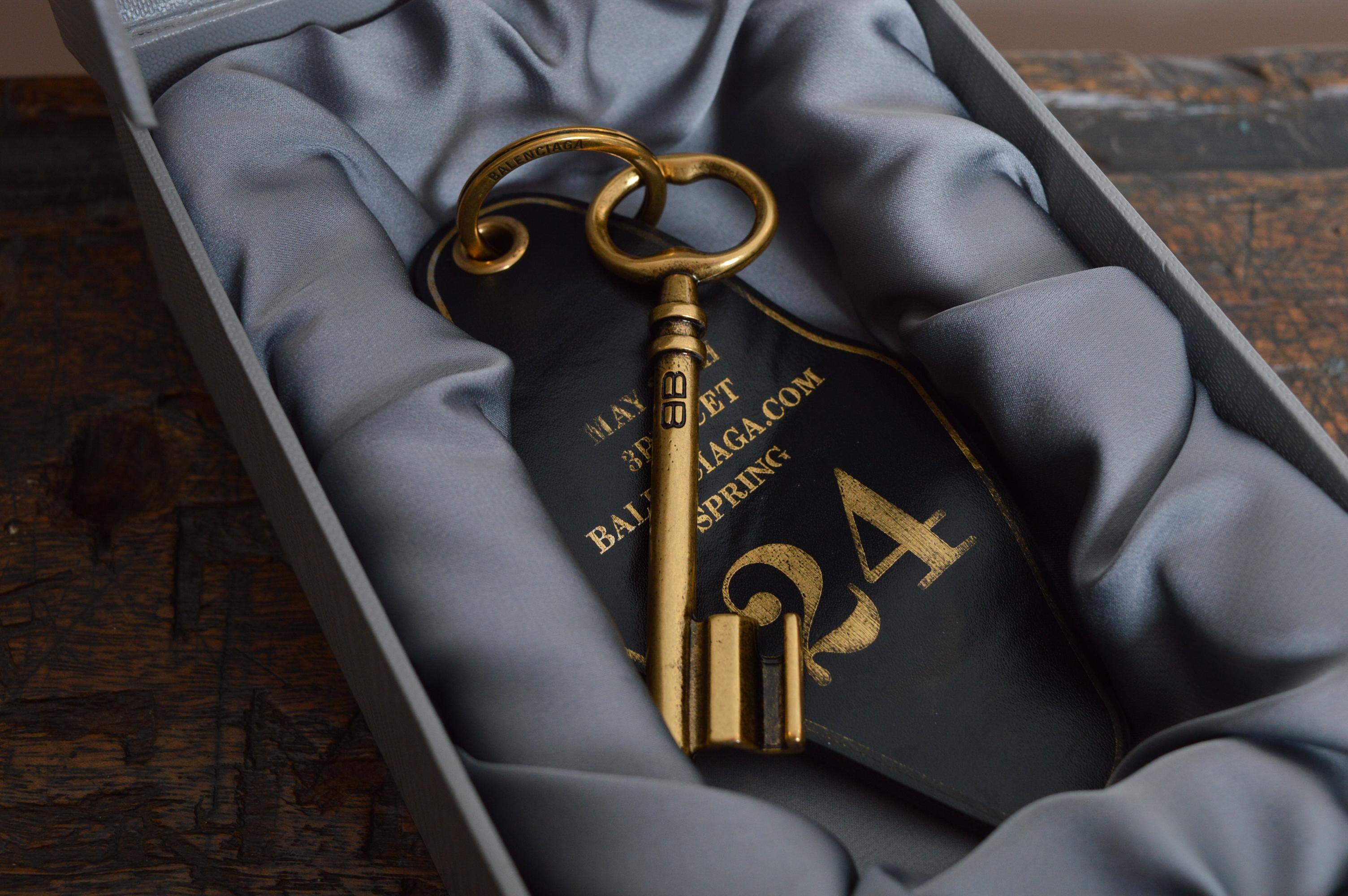 BALENCIAGA Spring 2024 Show Invite Leather Hotel Room Charm Key Ring Bag Charm For Sale 2