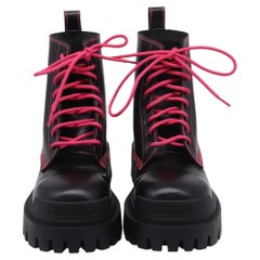 Bottes de combat « Strike » de Balenciaga en cuir de veau noir
