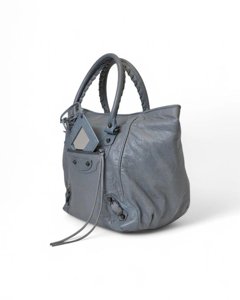 Gray Balenciaga Sunday City MM Bleu en vente