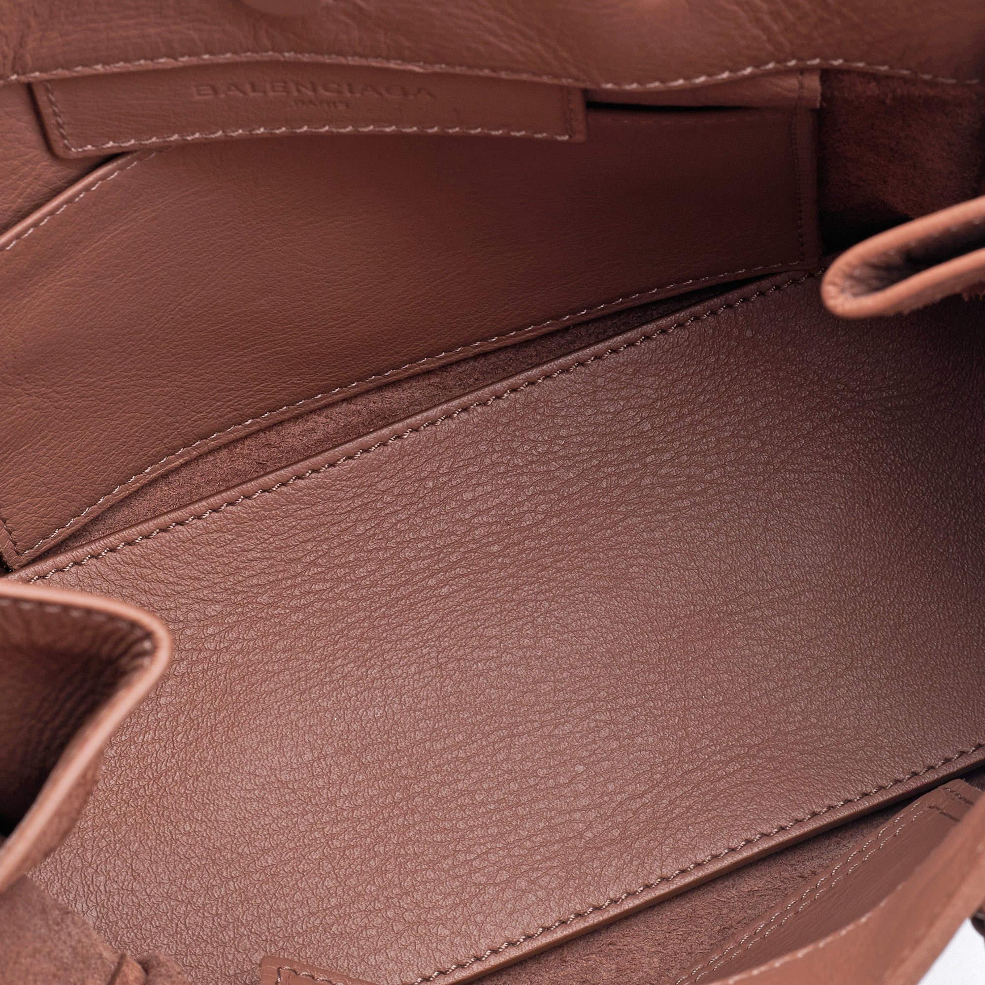 Balenciaga Tomette Leather Mini Papier A4 Tote In Excellent Condition In Dubai, Al Qouz 2