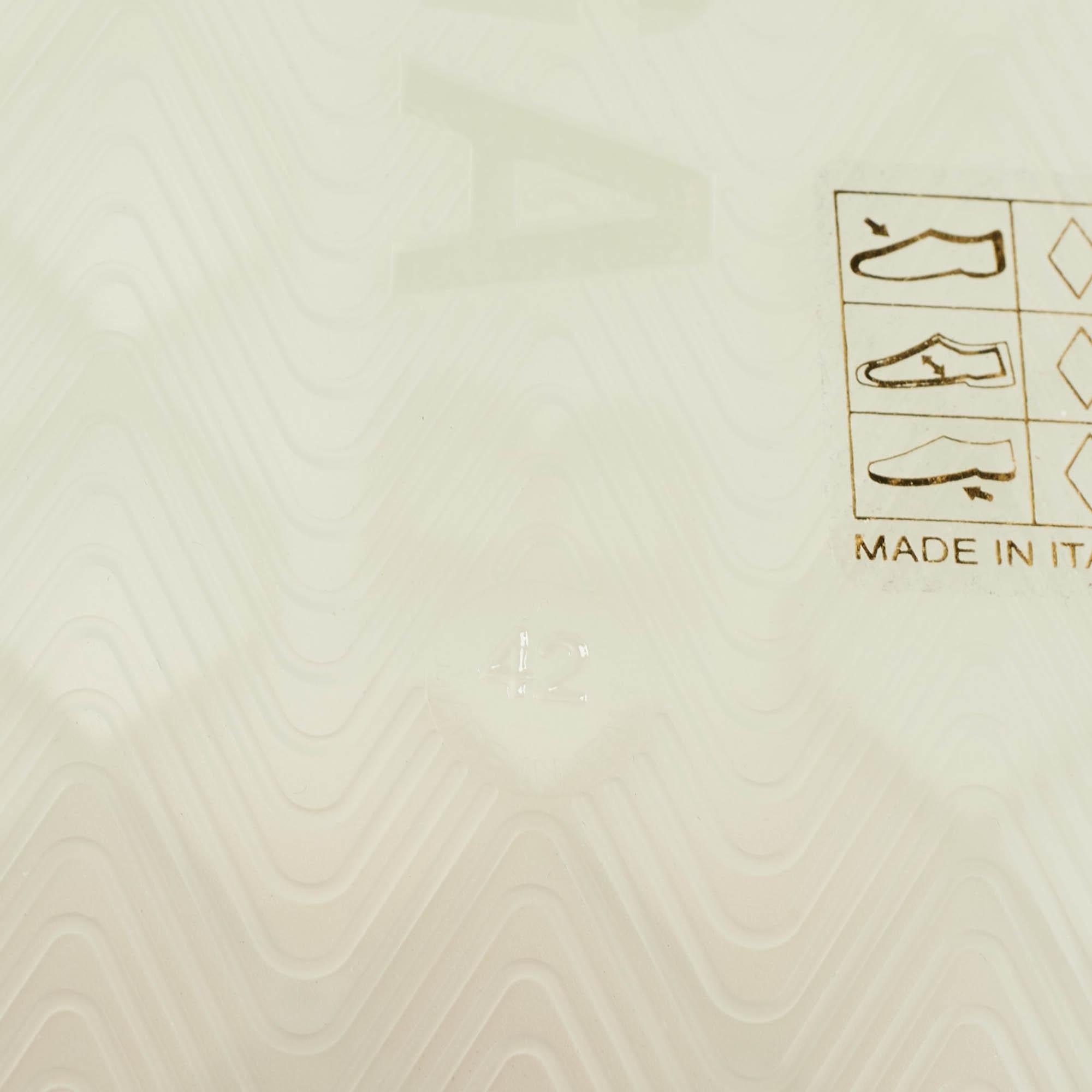 Balenciaga Transparent Rubber Mallorca Slides Size 42 In Excellent Condition For Sale In Dubai, Al Qouz 2