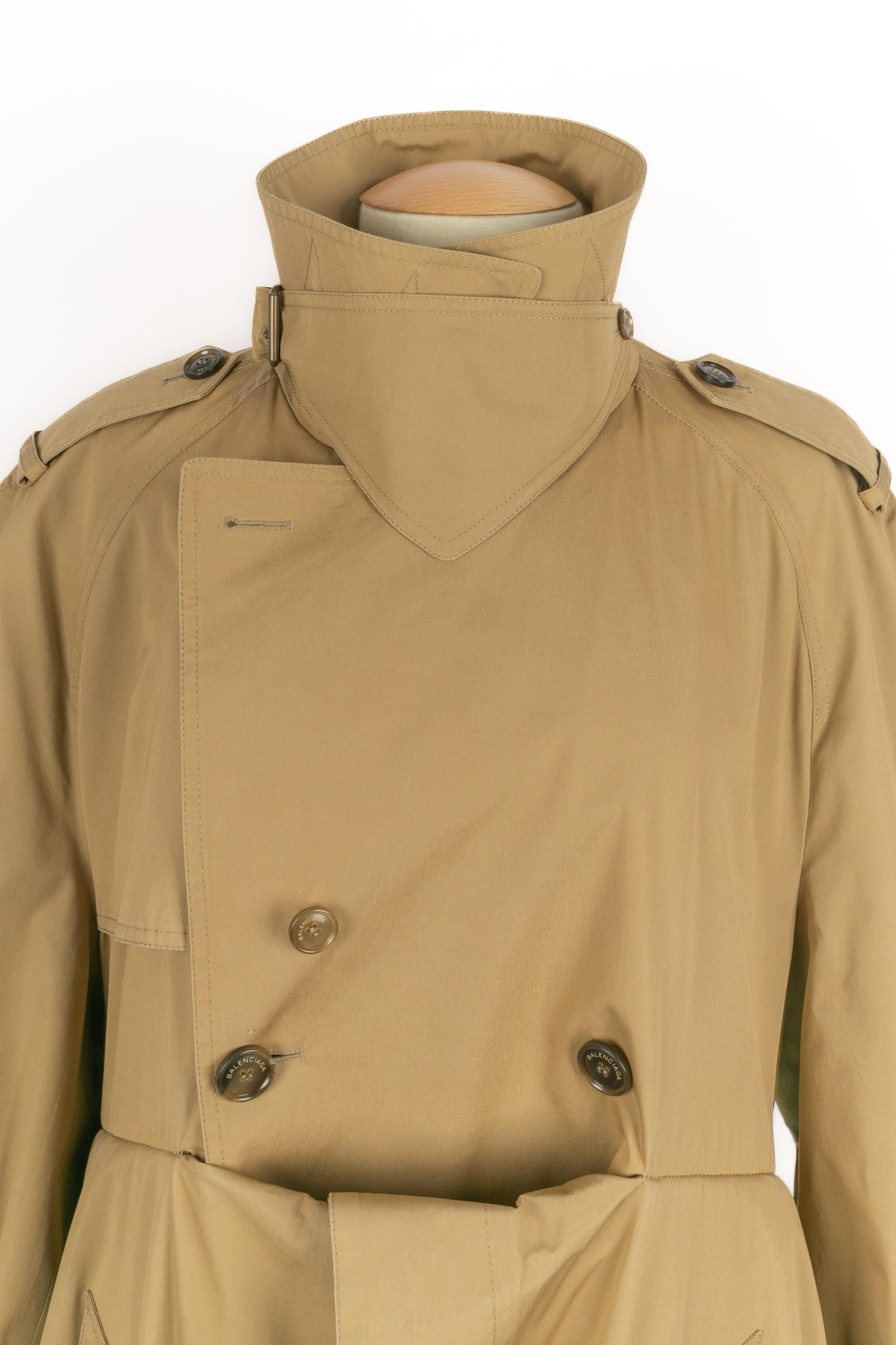 Balenciaga Trenchcoat Winter 2016 (Braun) im Angebot