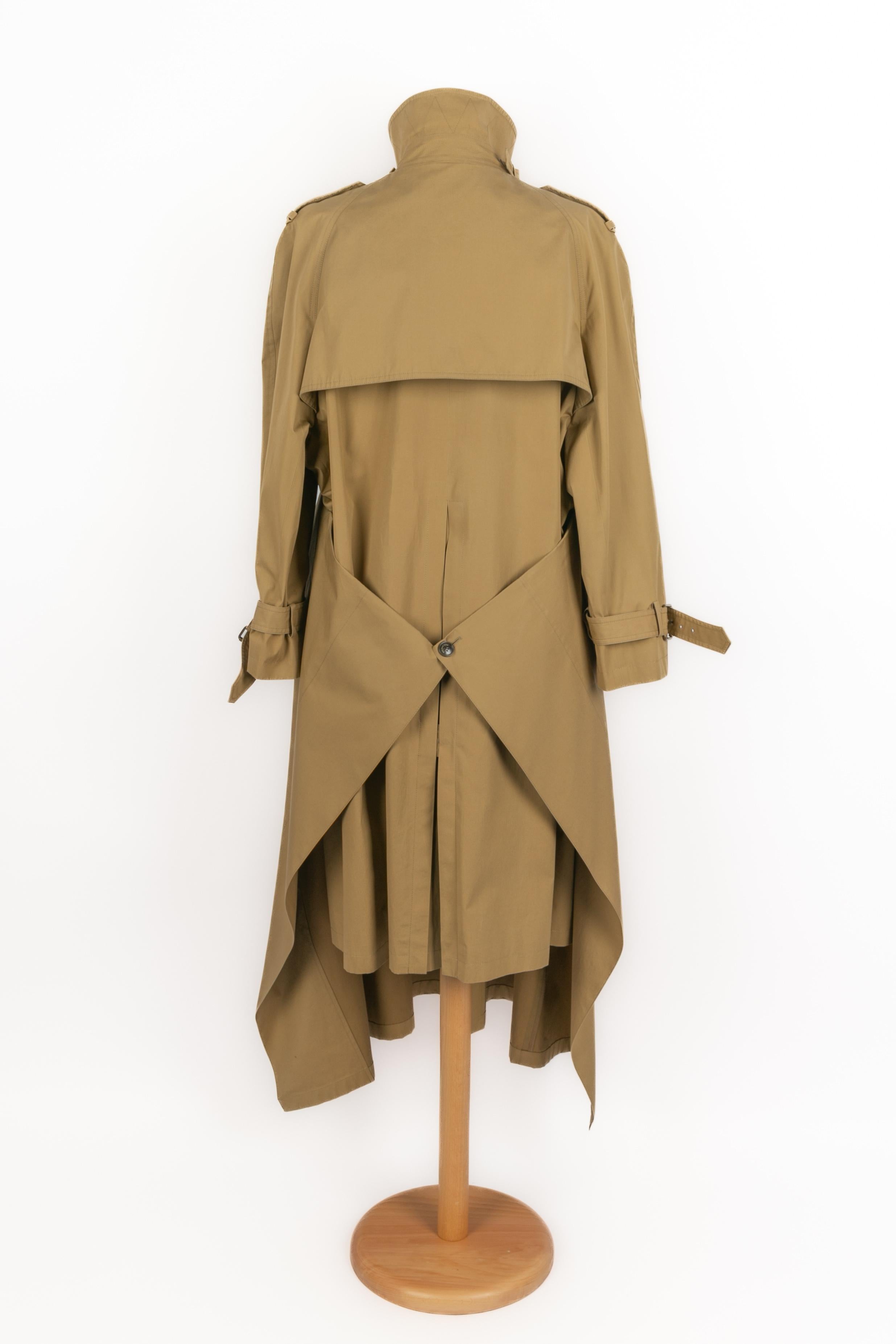 Balenciaga Trenchcoat Winter 2016 für Damen oder Herren im Angebot