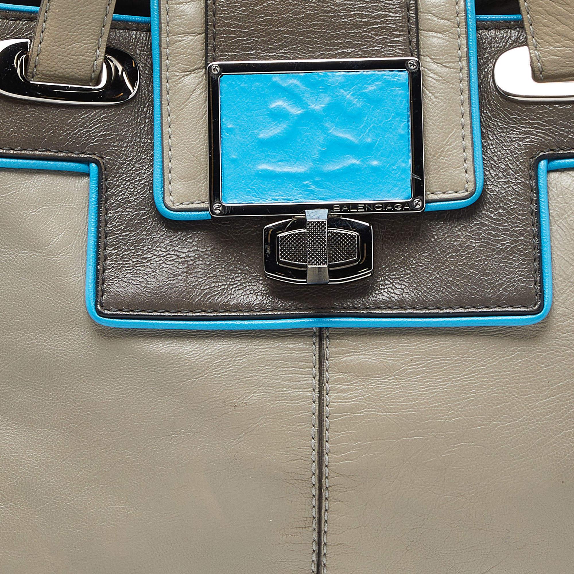 Balenciaga Tri Color Cherche Chain Shoulder Bag In Good Condition For Sale In Dubai, Al Qouz 2