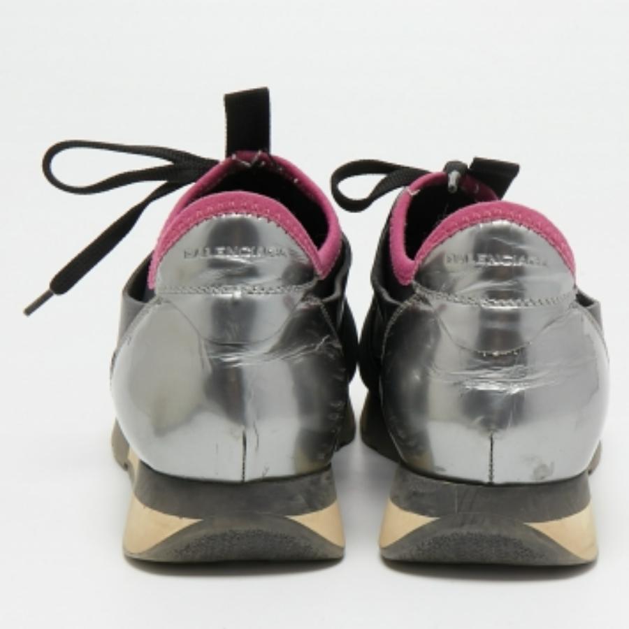 Balenciaga - Baskets de course en cuir et maille tricolores, taille 38 Bon état - En vente à Dubai, Al Qouz 2