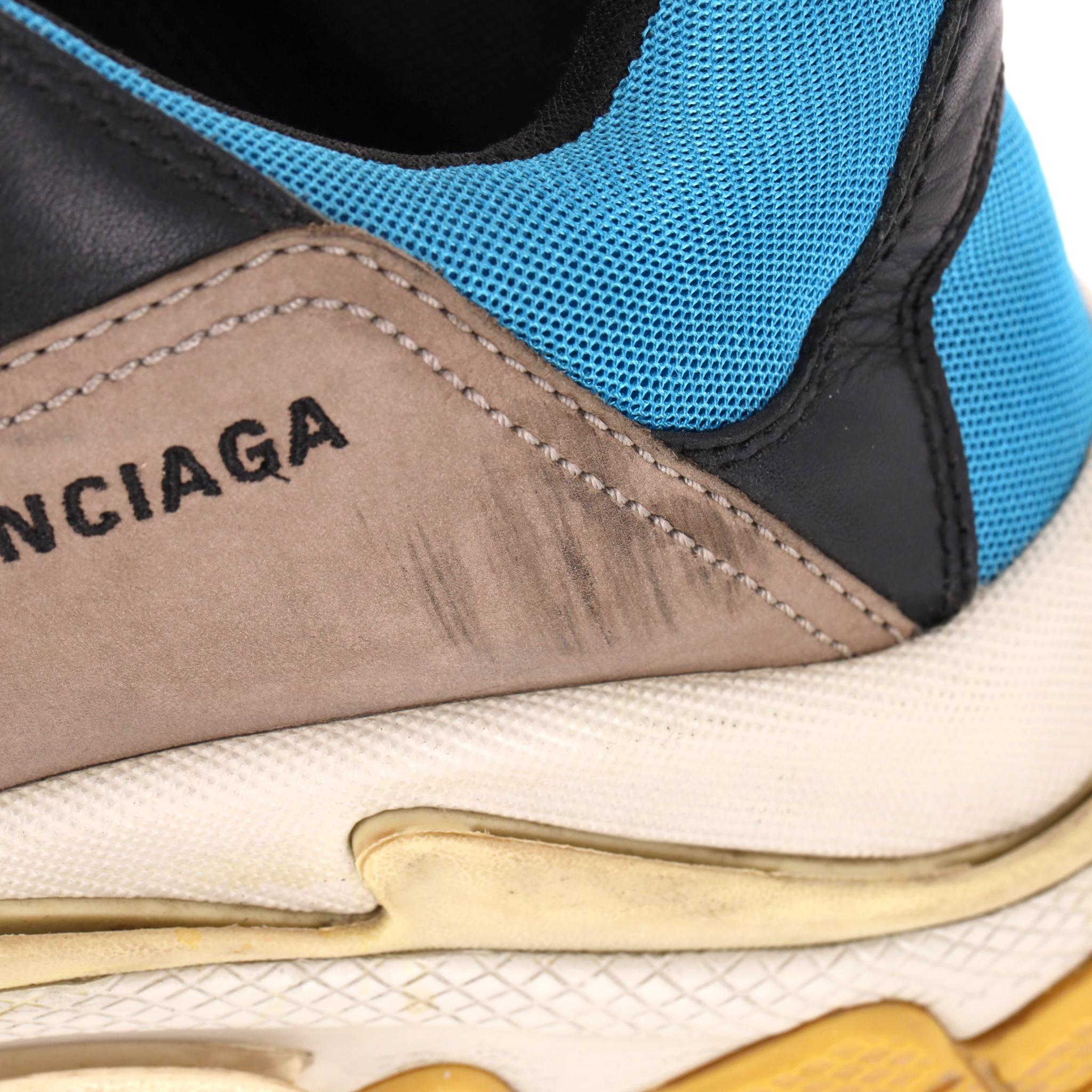 Balenciaga Triple S Turnschuhe aus Leder, Nubuk und Mesh im Used-Look im Angebot 3
