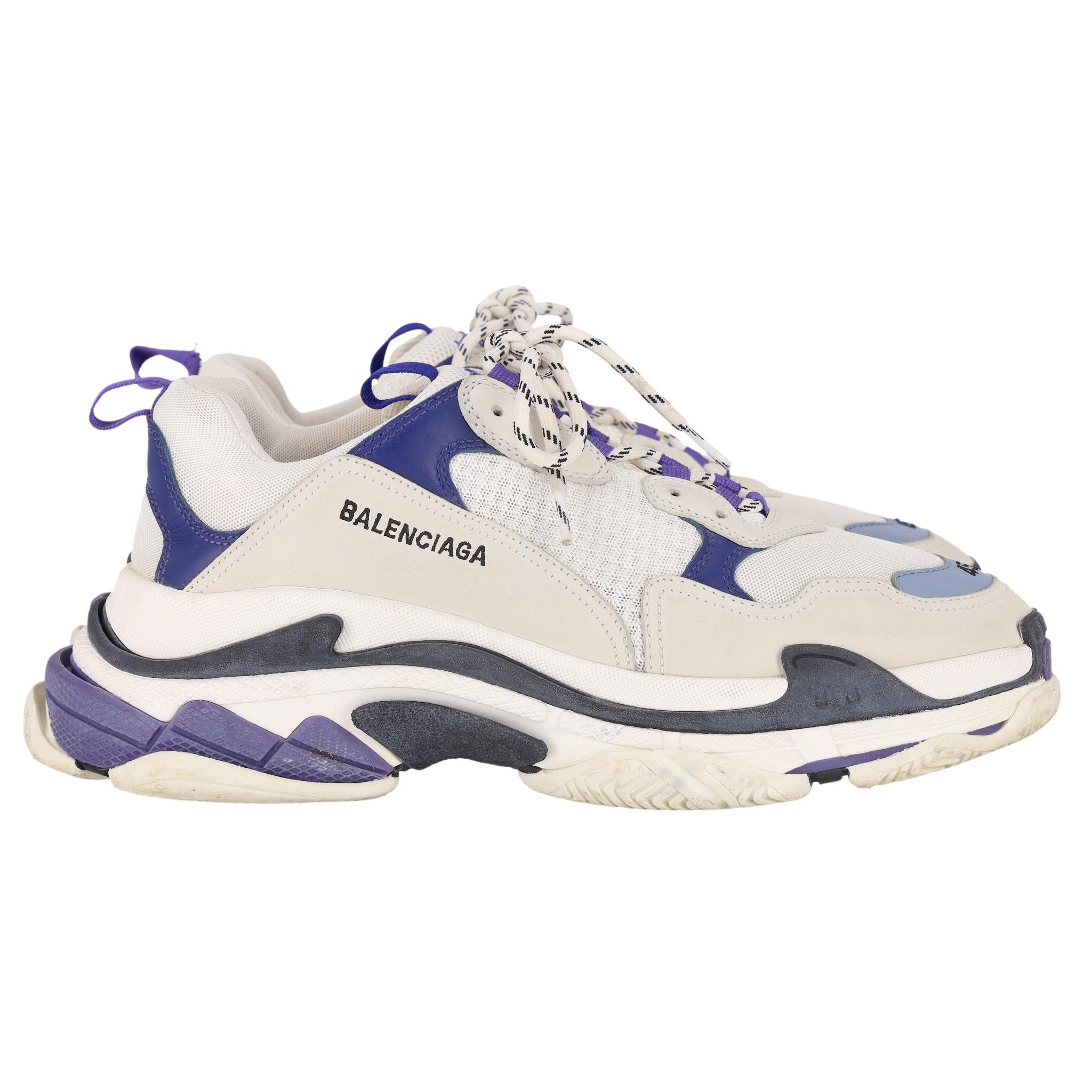 Beige Balenciaga Sneakers Triple S in pelle, nabuk e mesh in vendita
