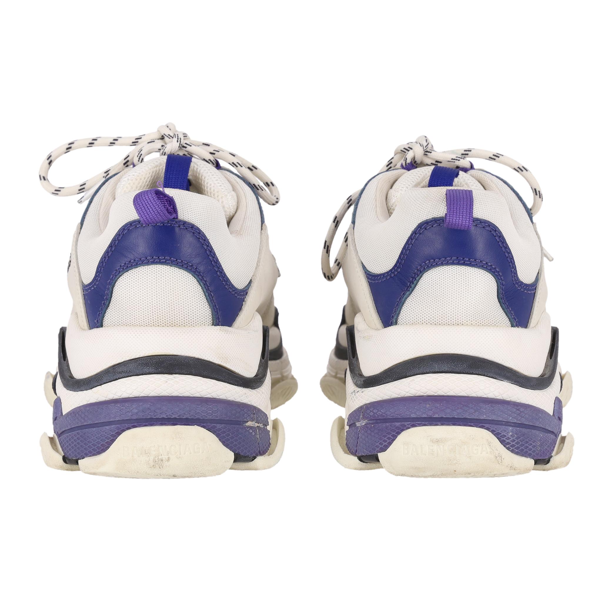 Balenciaga Sneakers Triple S in pelle, nabuk e mesh In condizioni buone in vendita a London, GB