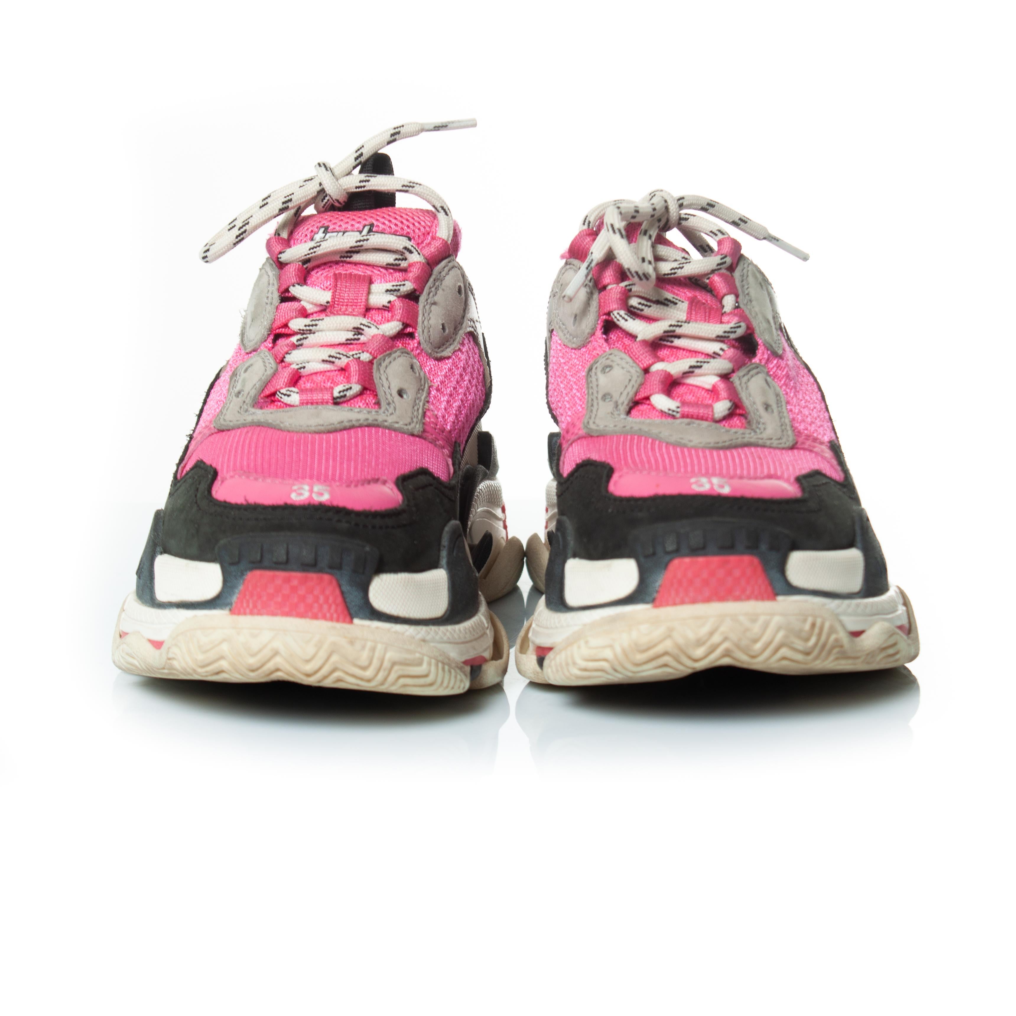 Balenciaga, Triple S trainers in pink In Good Condition For Sale In AMSTERDAM, NL