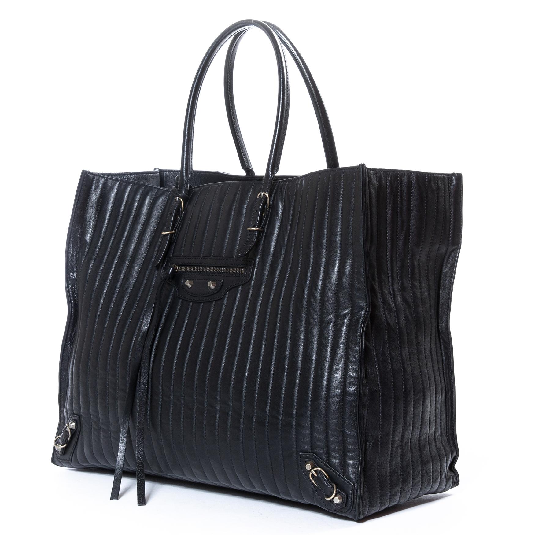 Balenciaga Vertical Quilted Black Papier A4 Tote  In Excellent Condition For Sale In Antwerp, BE