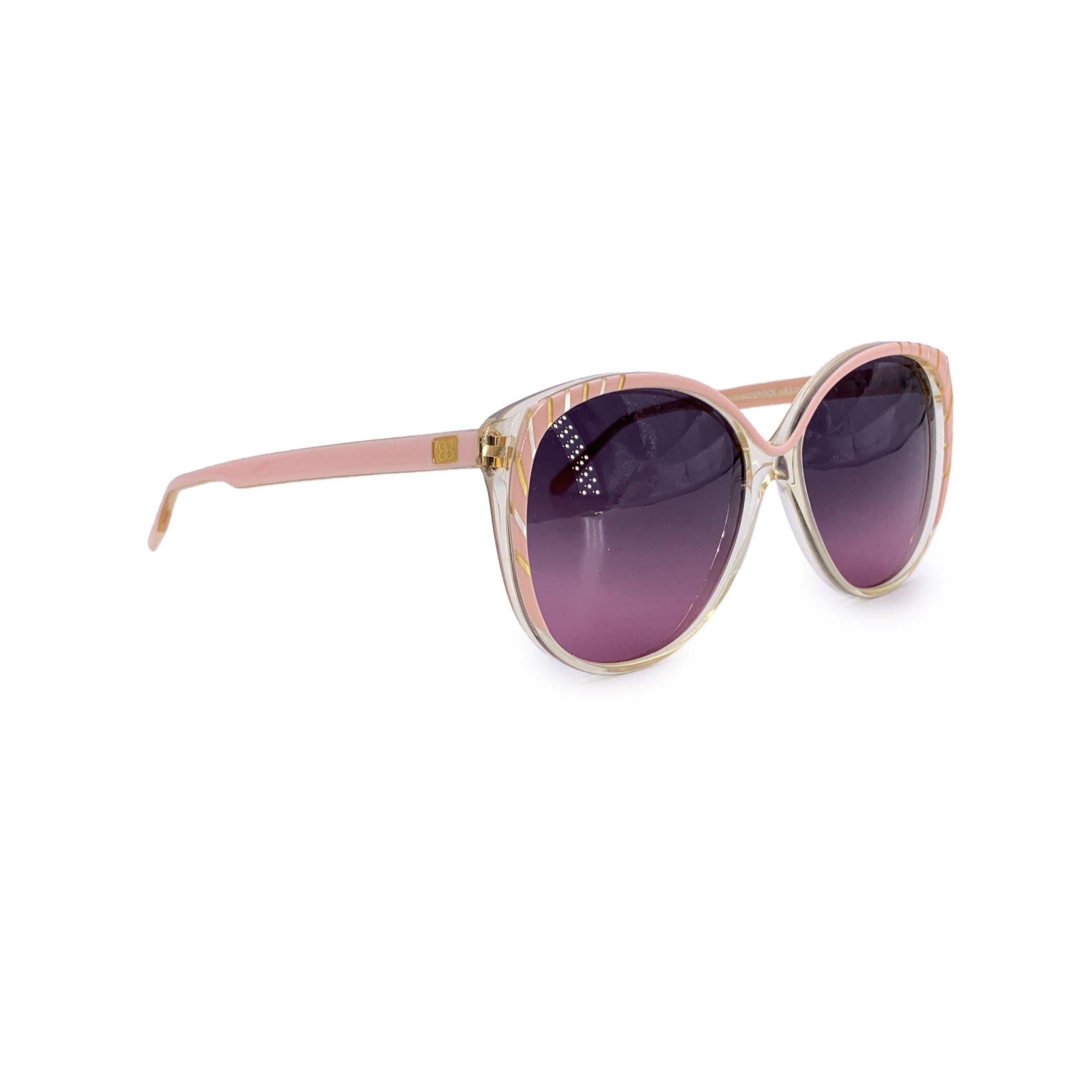 Die weiche, skulpturale und unverkennbare 80er-Jahre-Sonnenbrille Balenciaga Vintage Modell 2704-R ist ein seltener Pariser Traum, der zum Leben erweckt wurde. Dieses in Frankreich mit unverkennbarer Handwerkskunst gefertigte Modell zeichnet sich