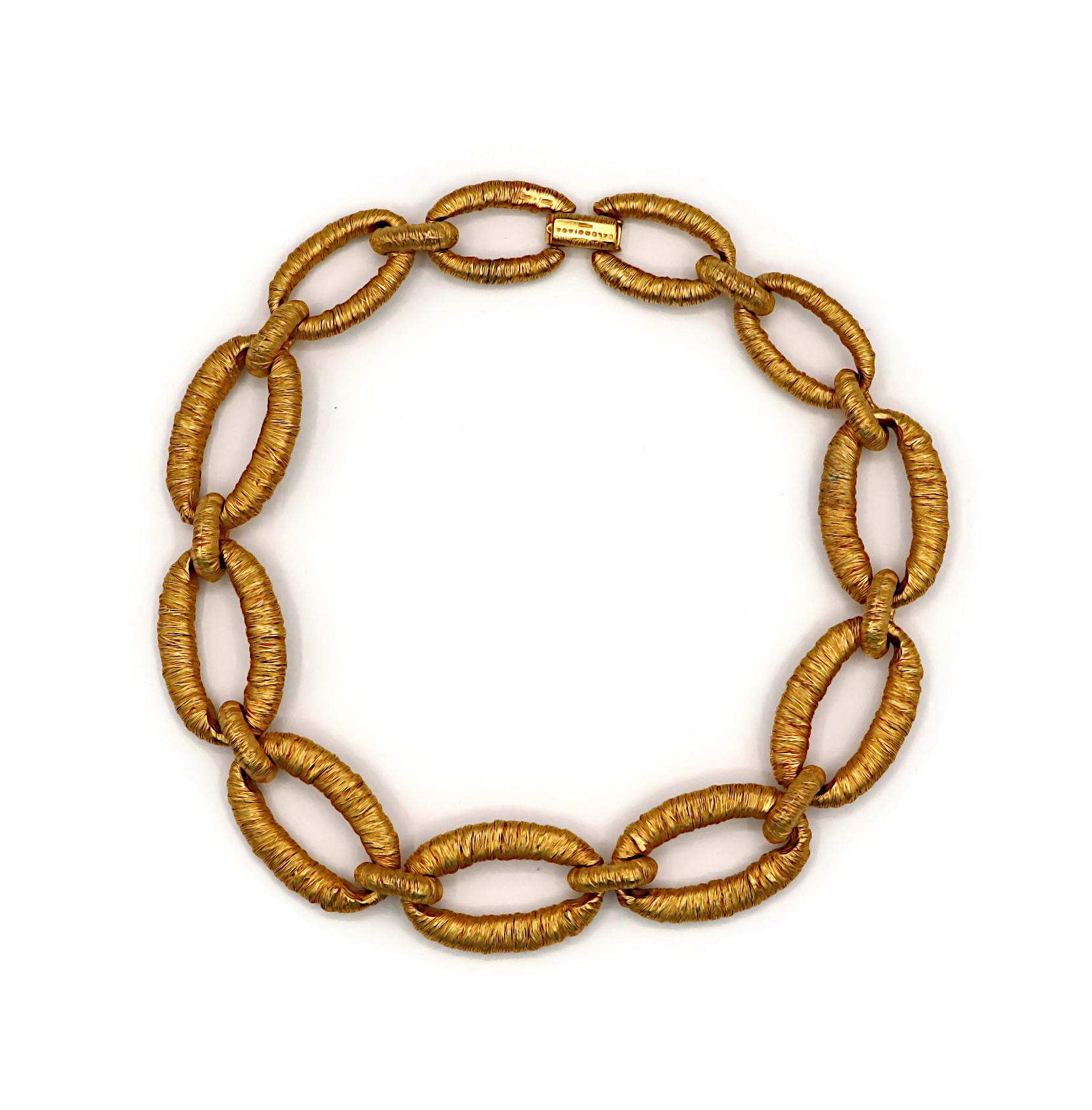 BALENCIAGA Vintage Gold Tone Textured Link Necklace In condizioni buone in vendita a Nice, FR