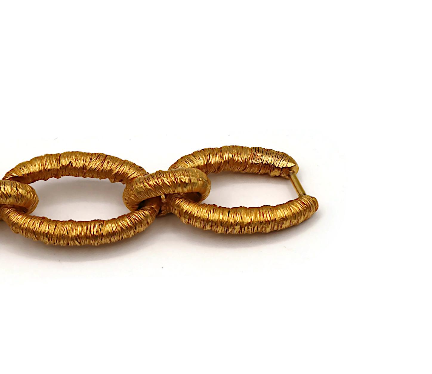 BALENCIAGA Vintage Gold Tone Textured Link Necklace in vendita 5