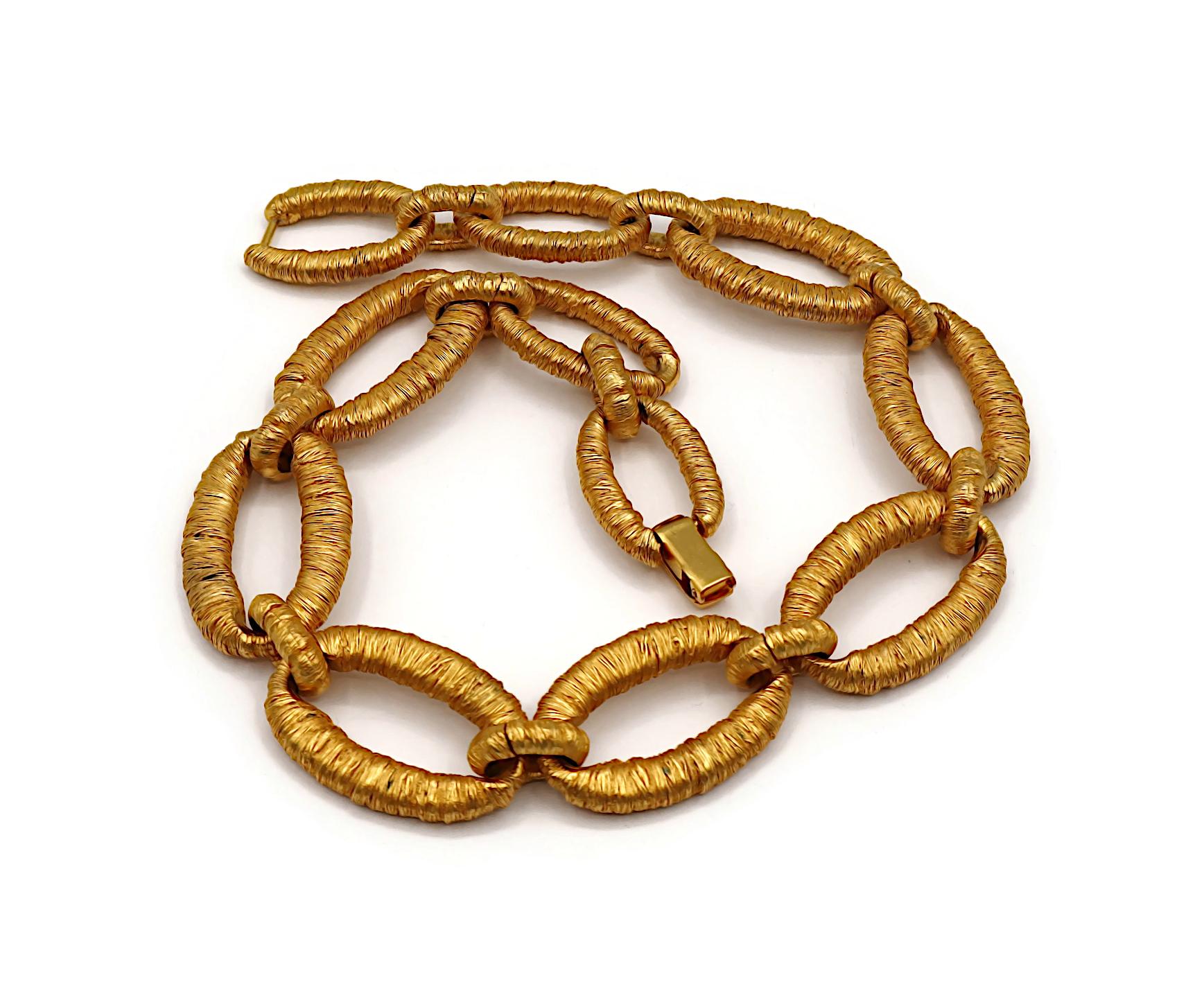 BALENCIAGA Vintage Gold Tone Textured Link Necklace in vendita 6