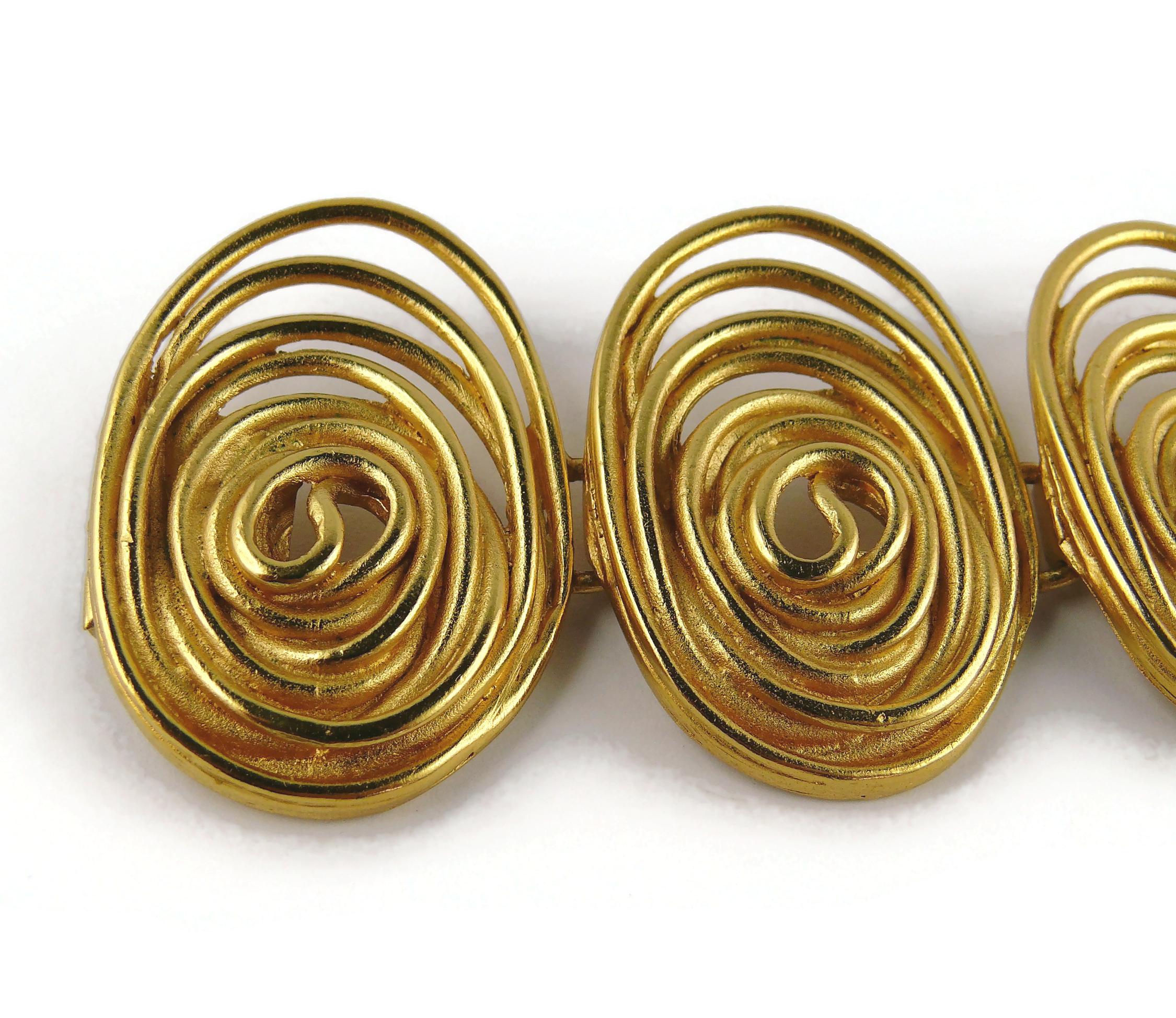 Balenciaga Bracelet vintage à maillons en forme de spirale, couleur or en vente 1