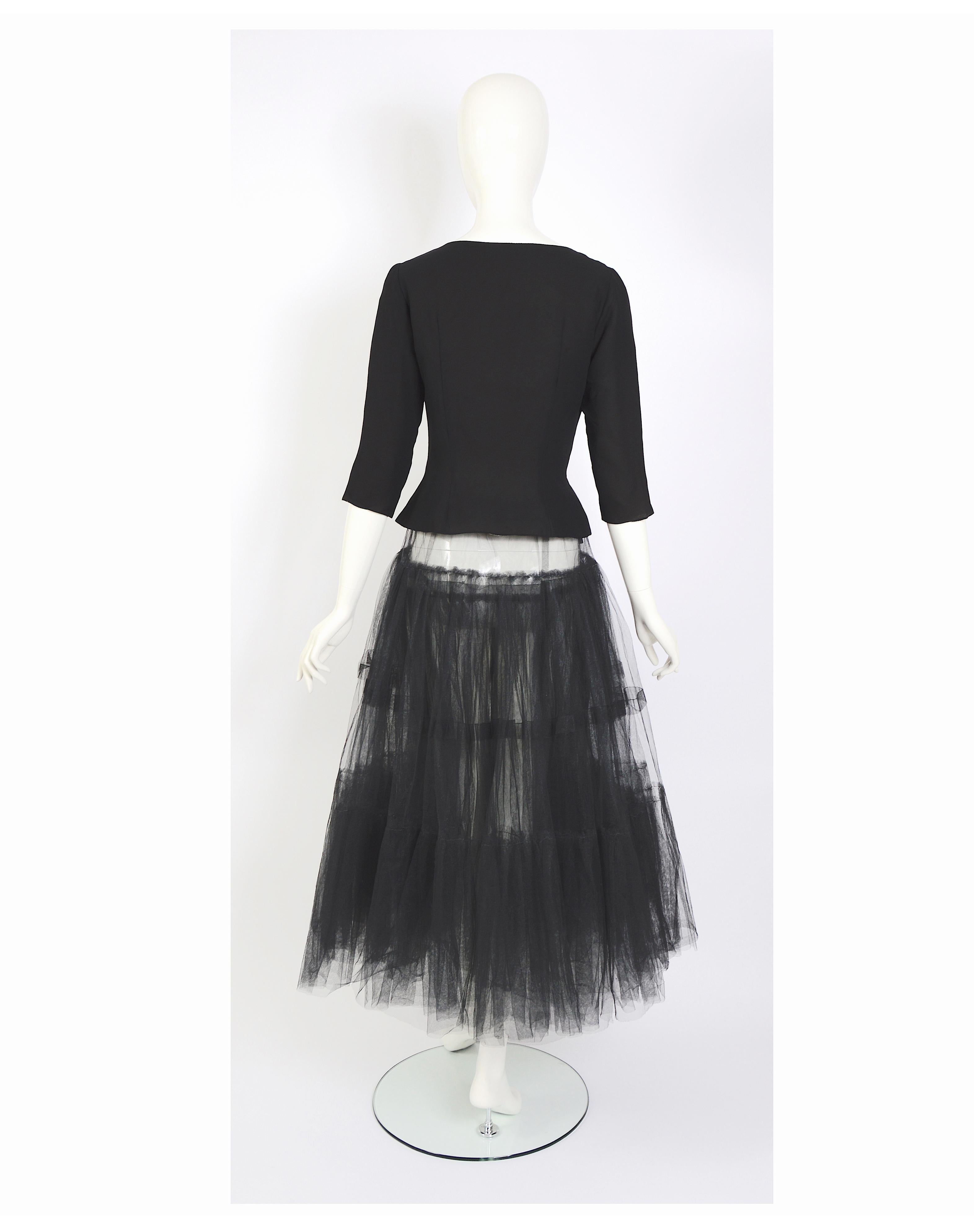 Balenciaga Vintage nummerierte schwarze Seidenjacke mit dreiviertel-Ärmeln aus der Haute Couture im Zustand „Hervorragend“ im Angebot in Antwerp, BE