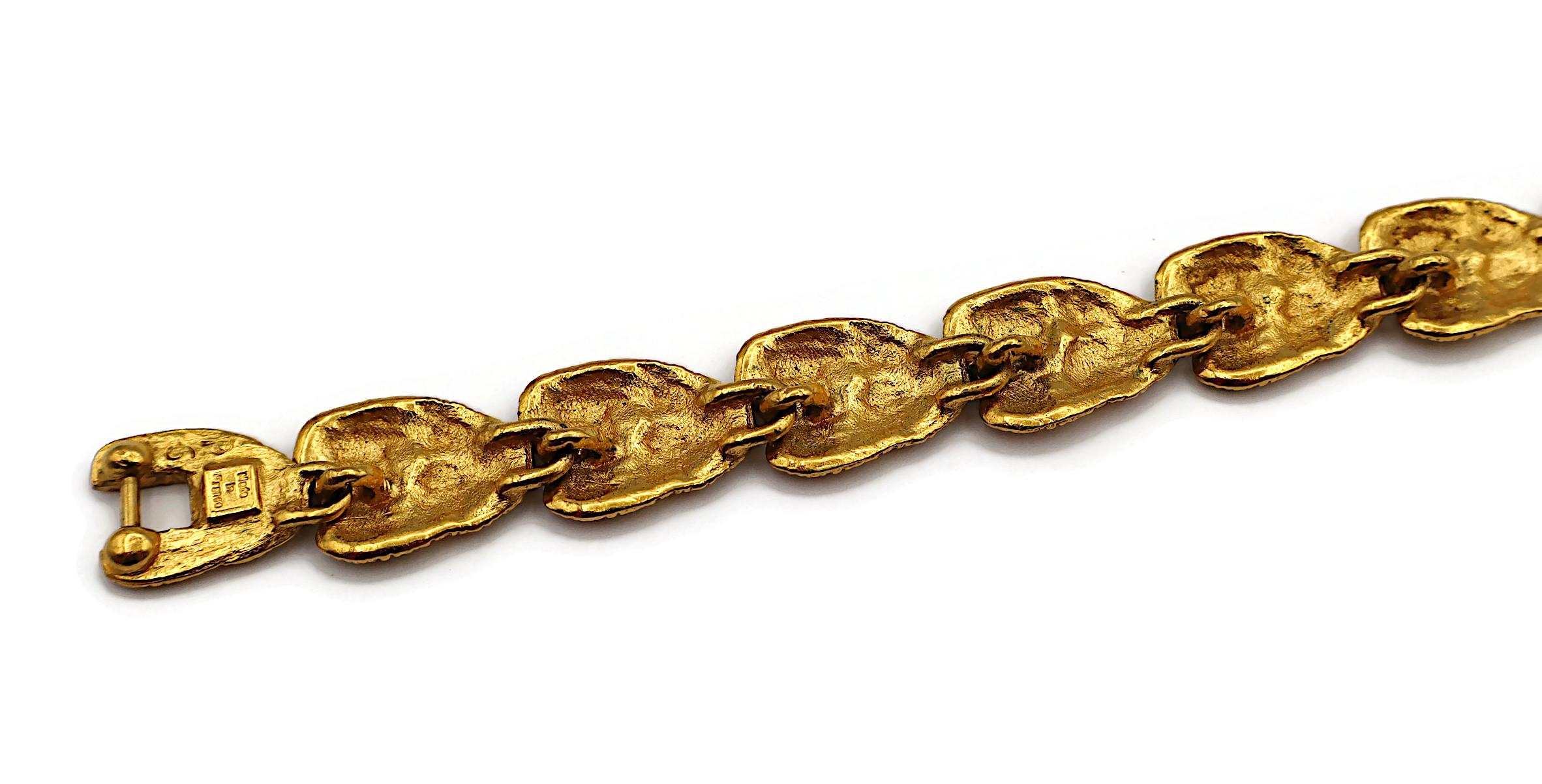 BALENCIAGA Vintage Texturierte Goldfarbene stilisierte Herz-Gliederhalskette, Vintage im Angebot 9