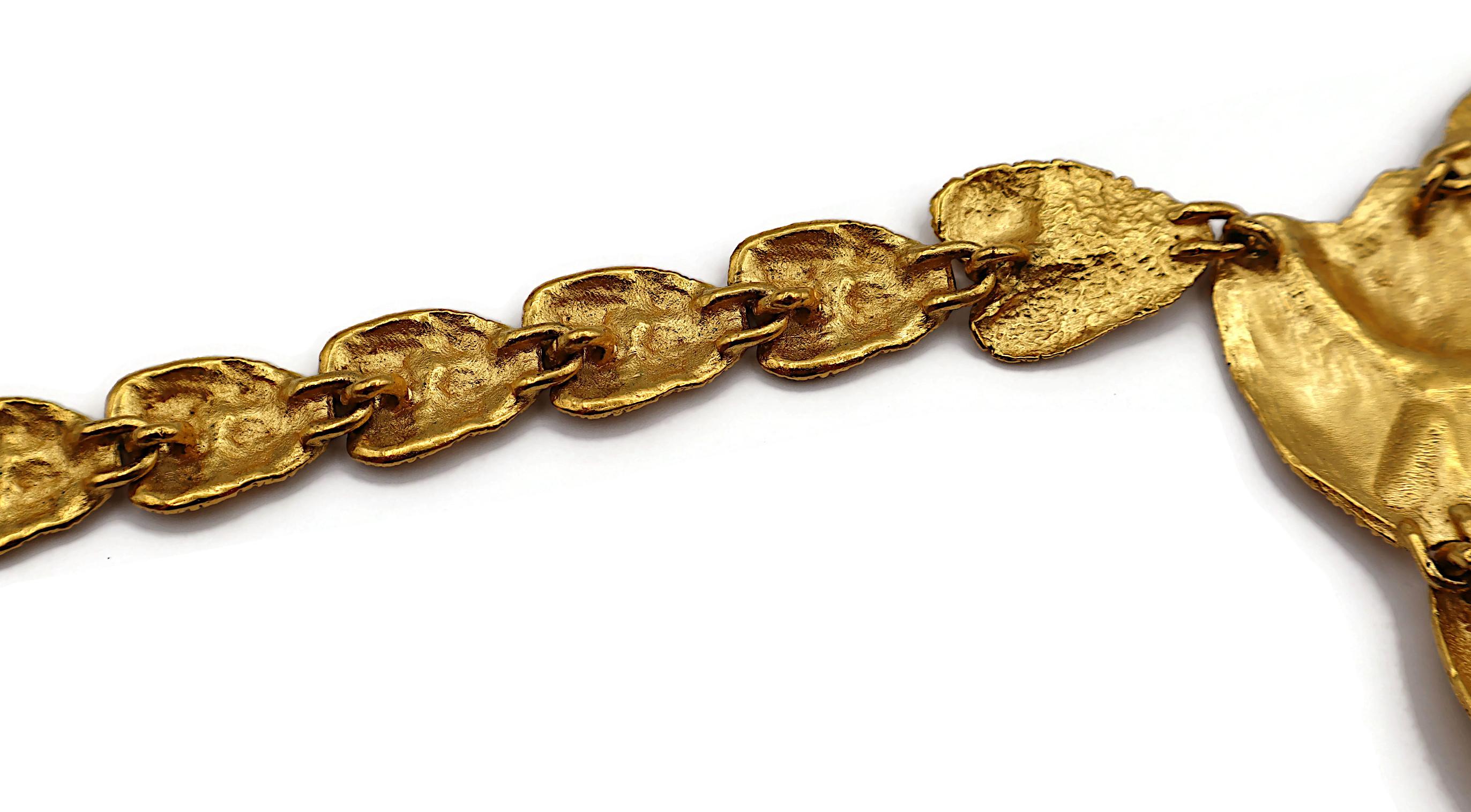 BALENCIAGA Vintage Texturierte Goldfarbene stilisierte Herz-Gliederhalskette, Vintage im Angebot 10