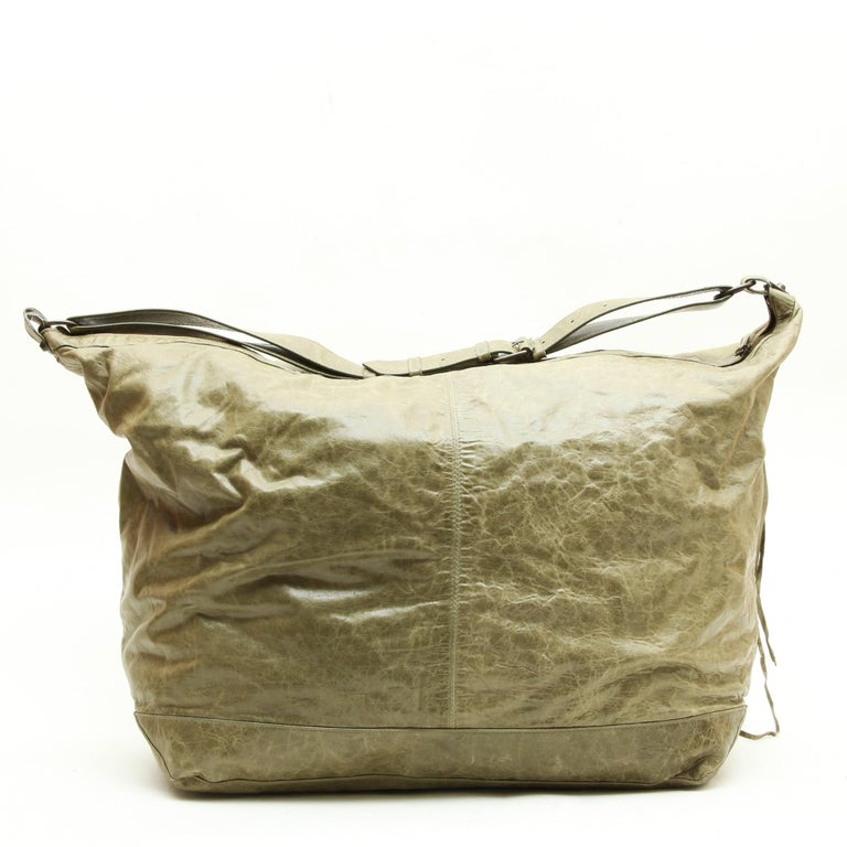 BALENCIAGA Weekender Bag in Green Aged Leather at 1stDibs | balenciaga  weekender travel bag, balenciaga weekend bag, balenciaga overnight bag