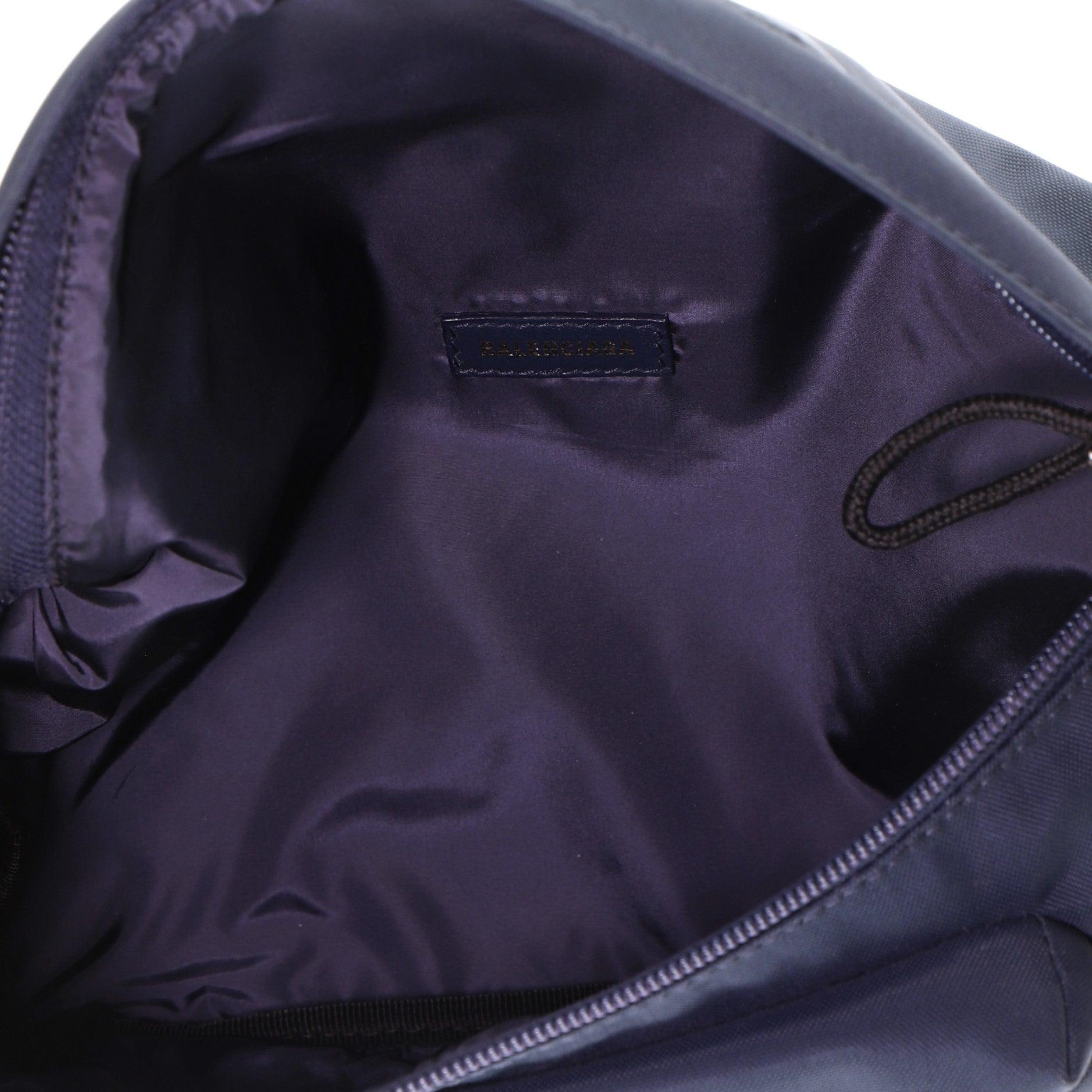 Balenciaga Rad-Gürteltasche aus Nylon   Gray        49943MSC im Zustand „Gut“ in Irvine, CA