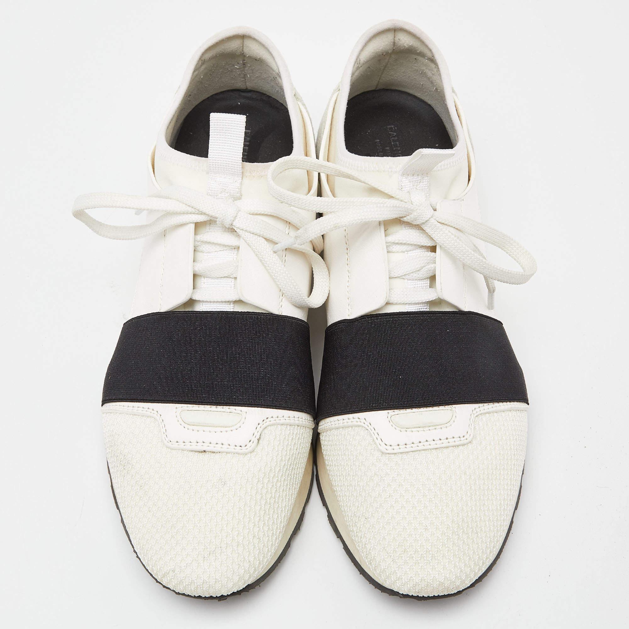 Balenciaga White/Black Leather, Suede and Mesh Race Runner Sneakers Size 39 For Sale 1