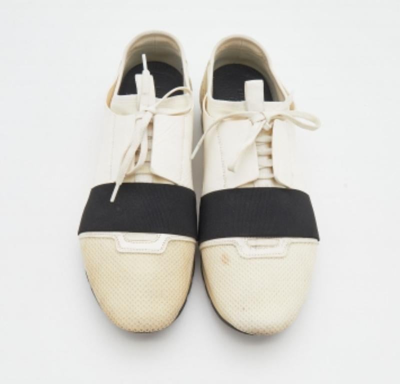 Balenciaga Weiß/Schwarze Mesh And Leder Race Runner Low Top Turnschuhe Größe 44 (Beige) im Angebot