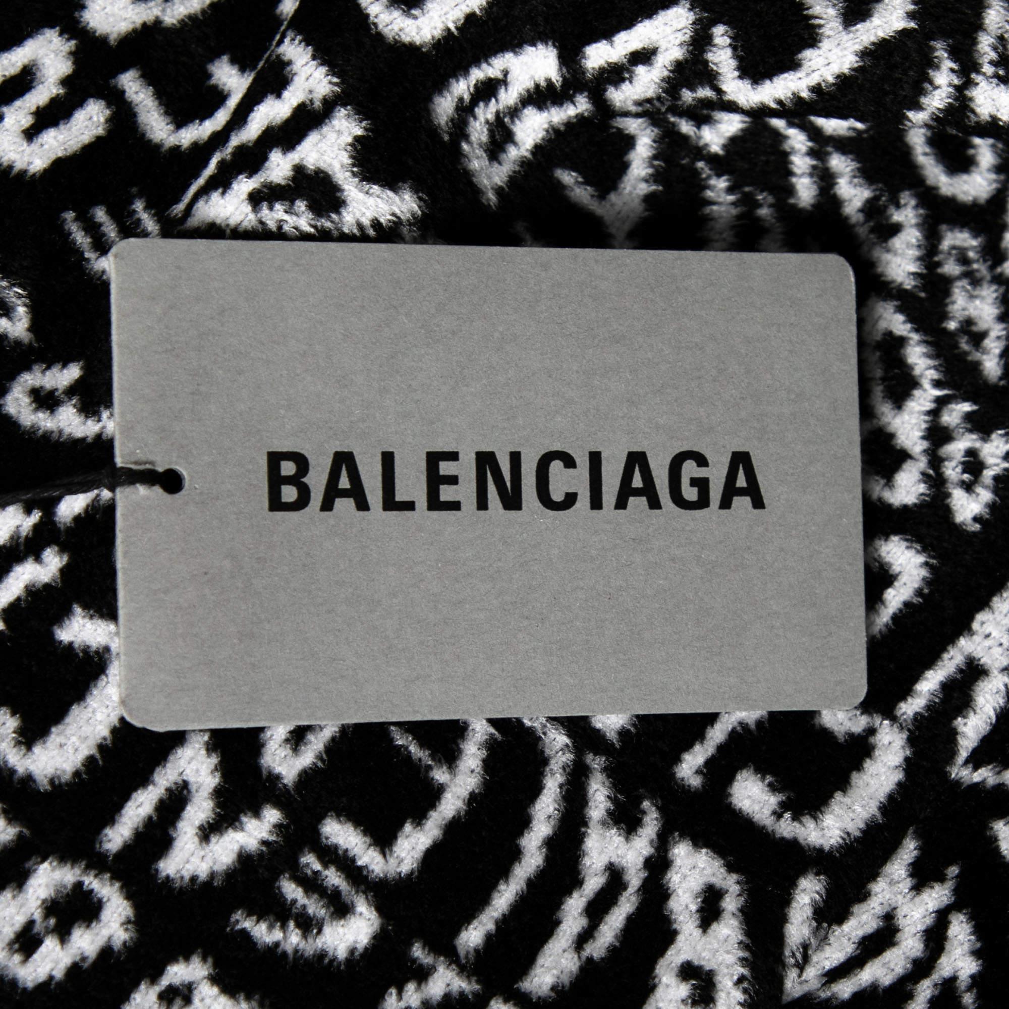 Balenciaga White & Black Wavy Logo Knitted Crew Neck Top XS Pour femmes en vente