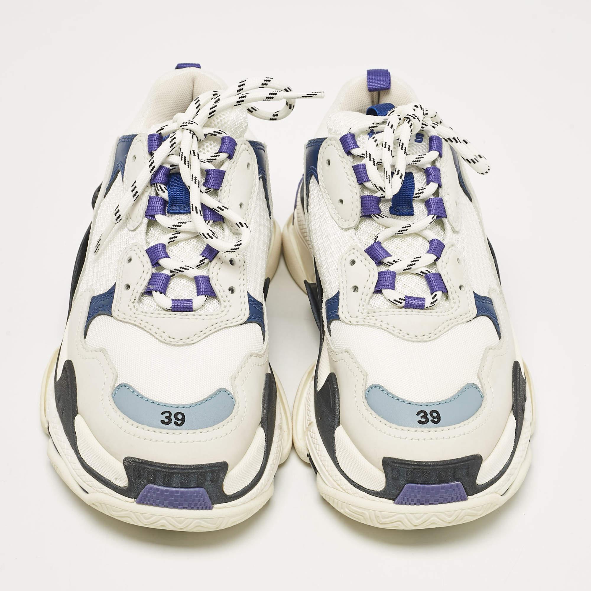 Beige Baskets Triple S Balenciaga en maille et cuir blanc/bleu, taille 39 en vente